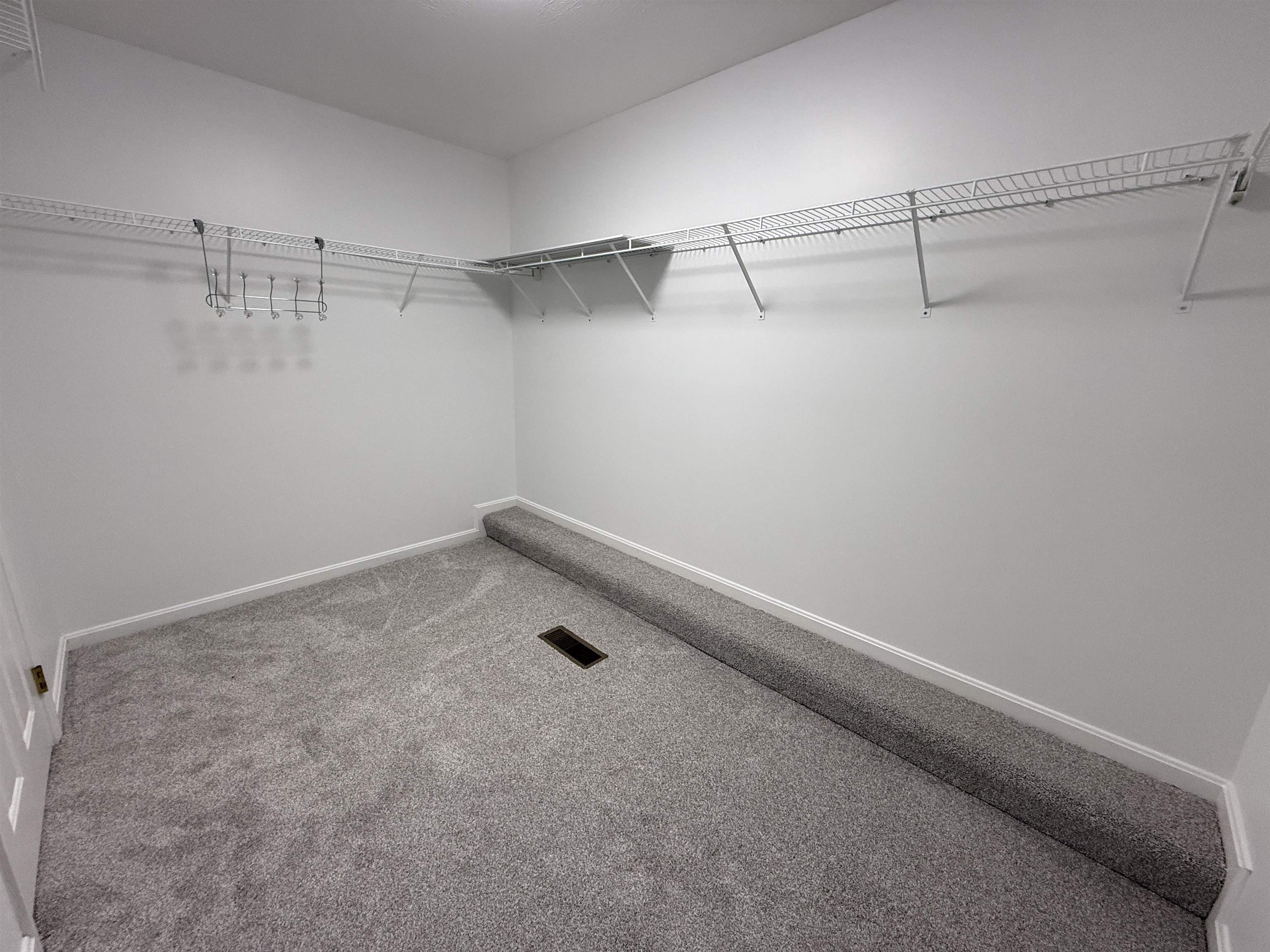 property viewer photo 33