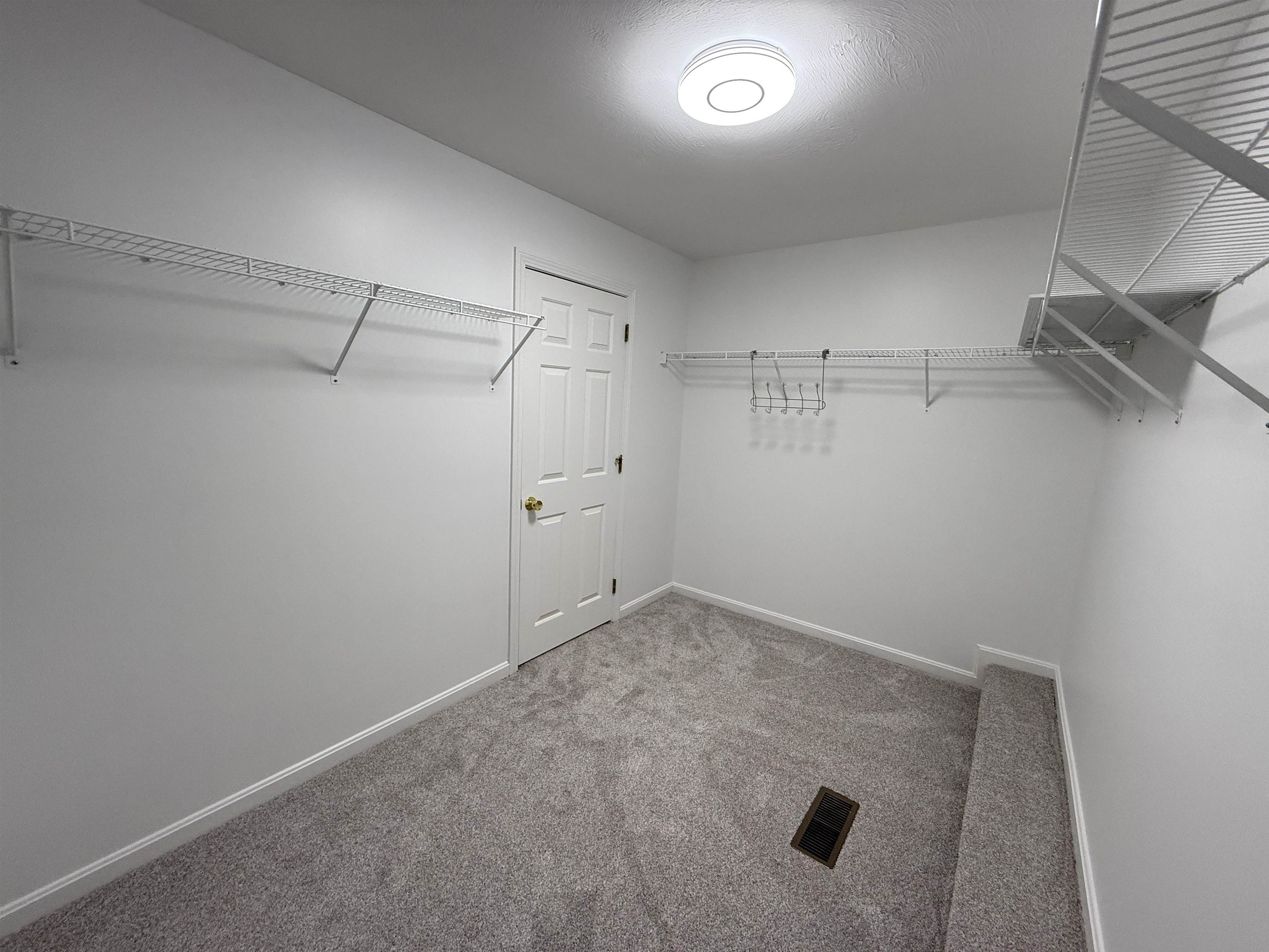 property viewer photo 34