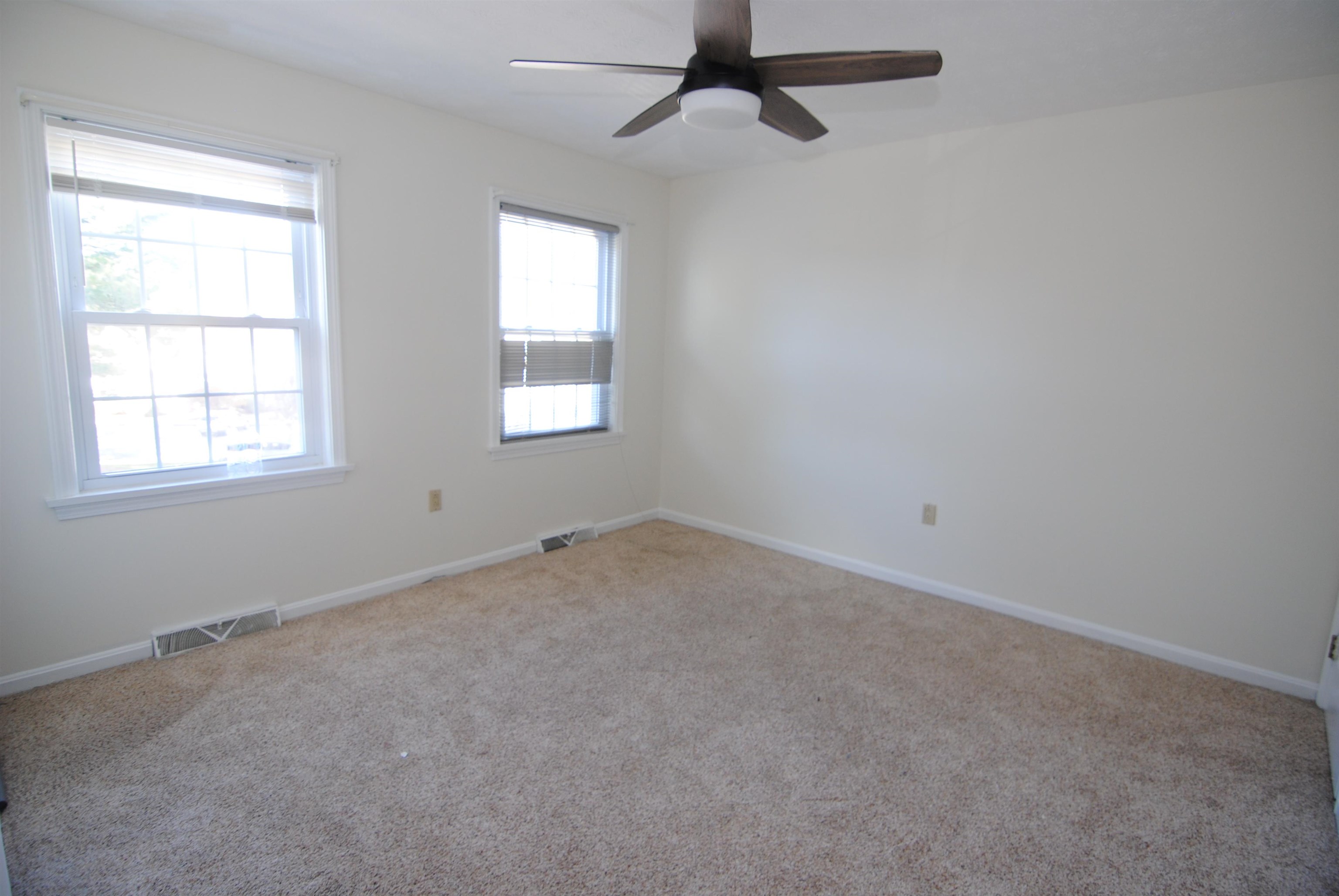 property viewer photo 20