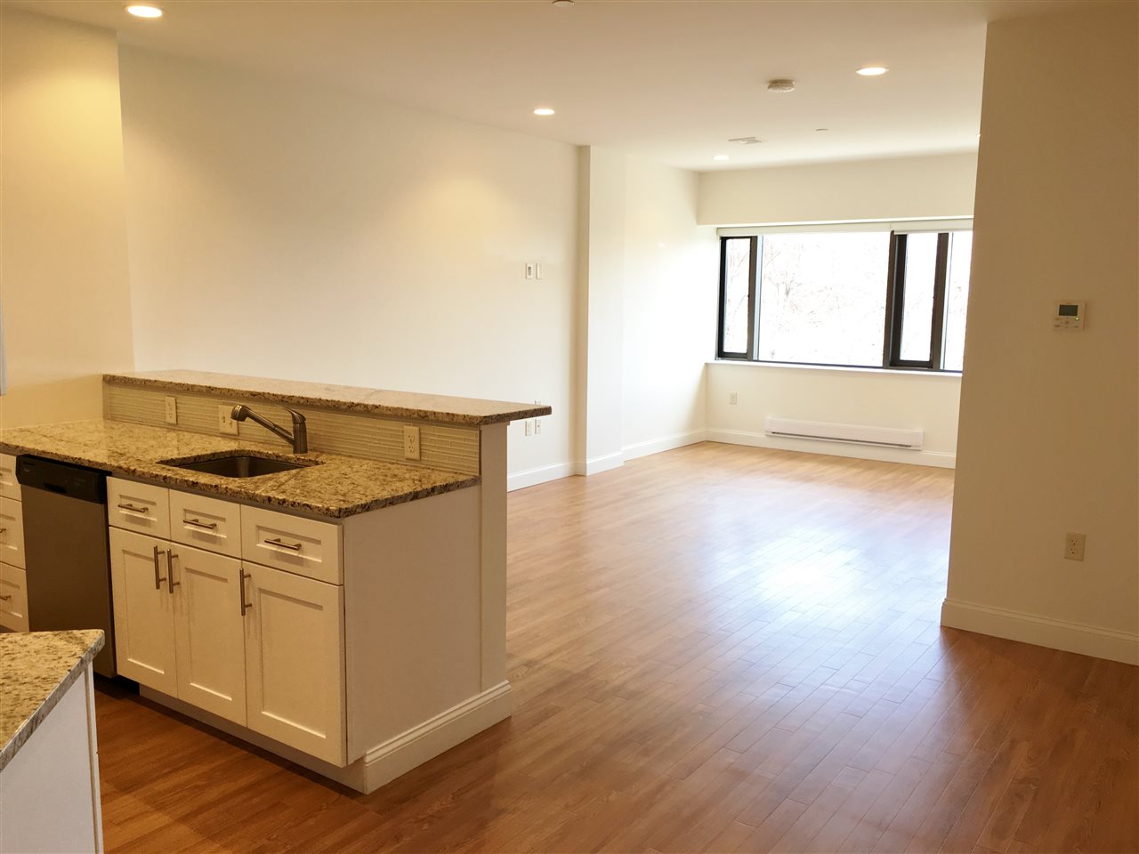 property viewer photo 3