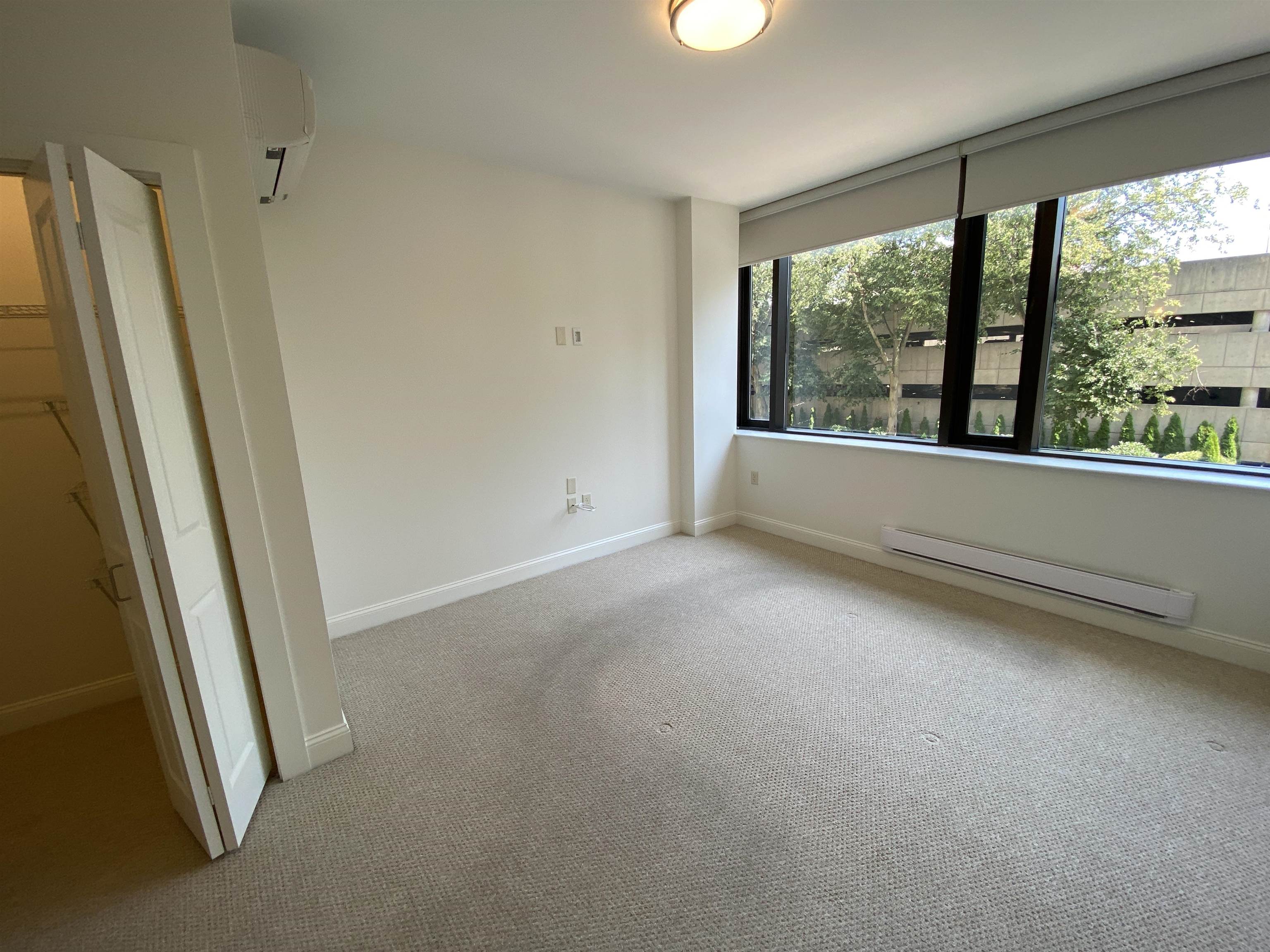 property viewer photo 25