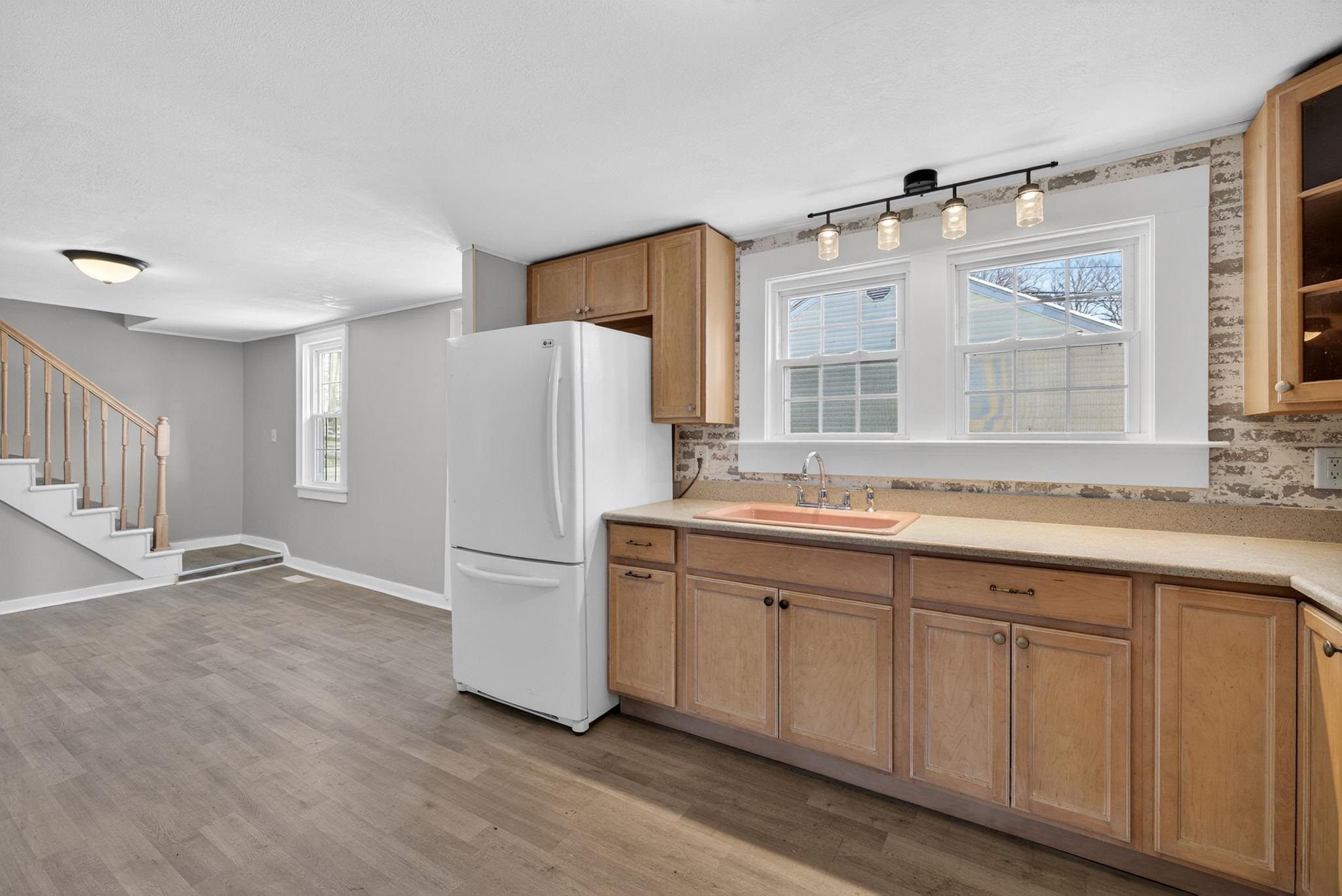 property viewer photo 6