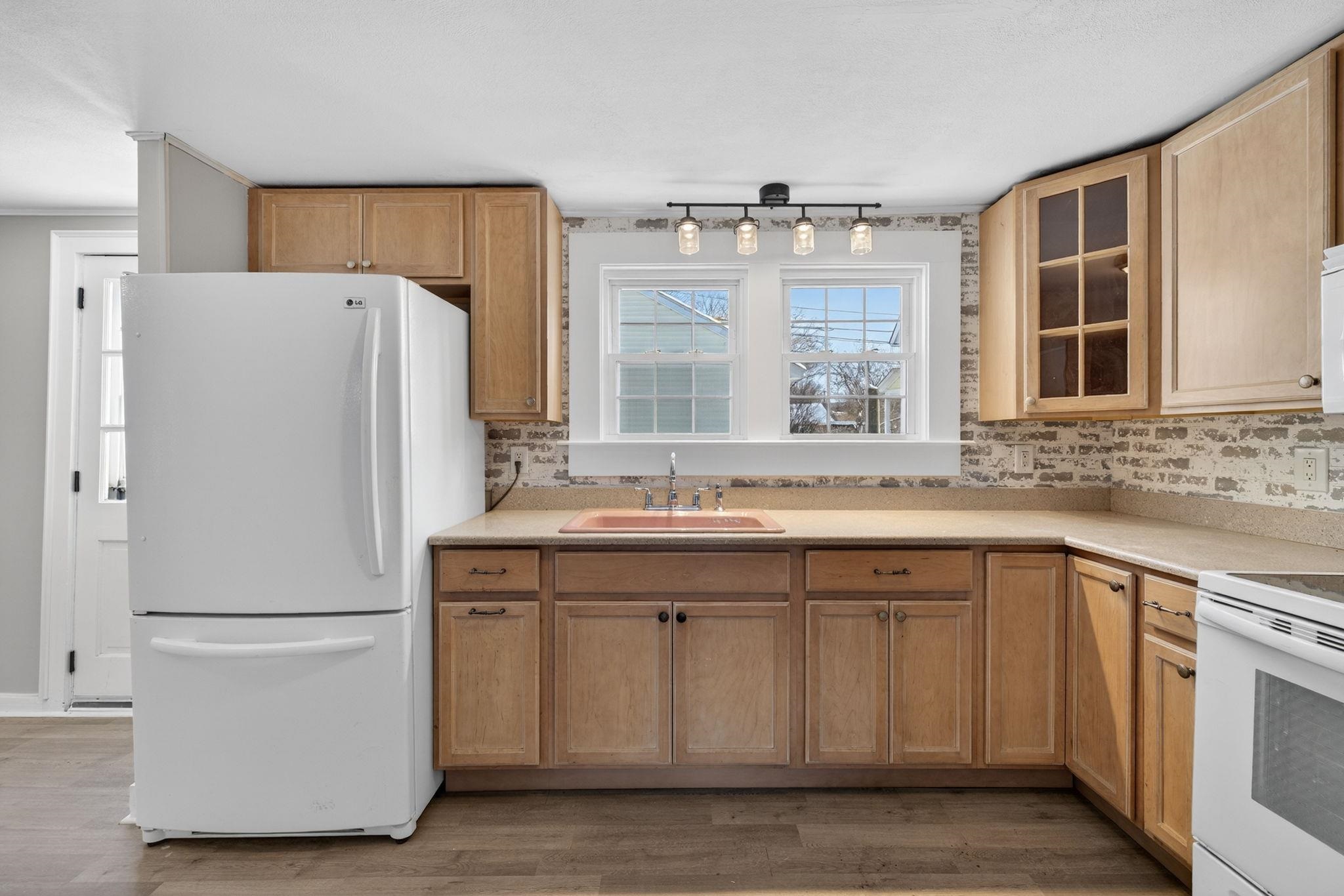 property viewer photo 7