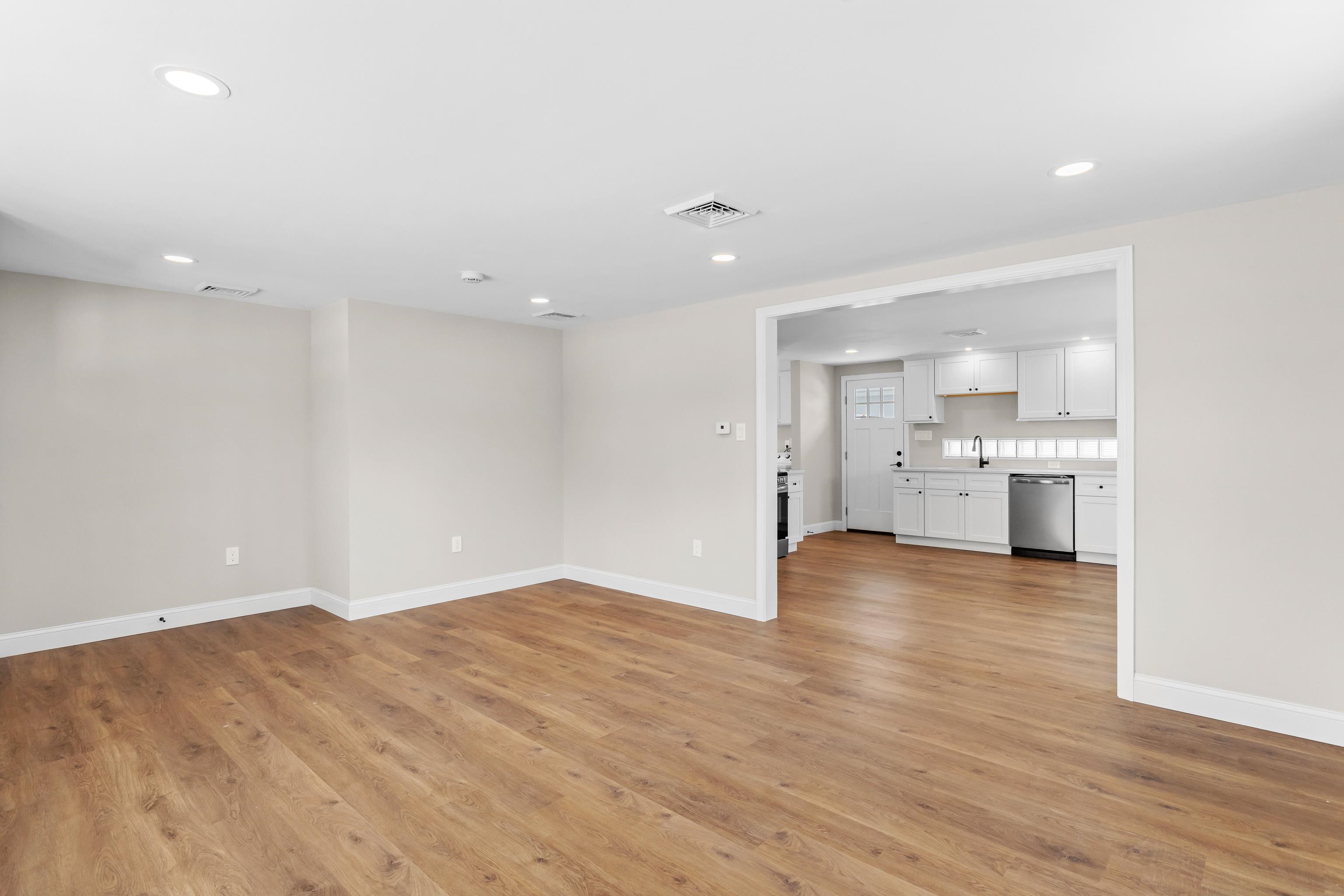 property viewer photo 19