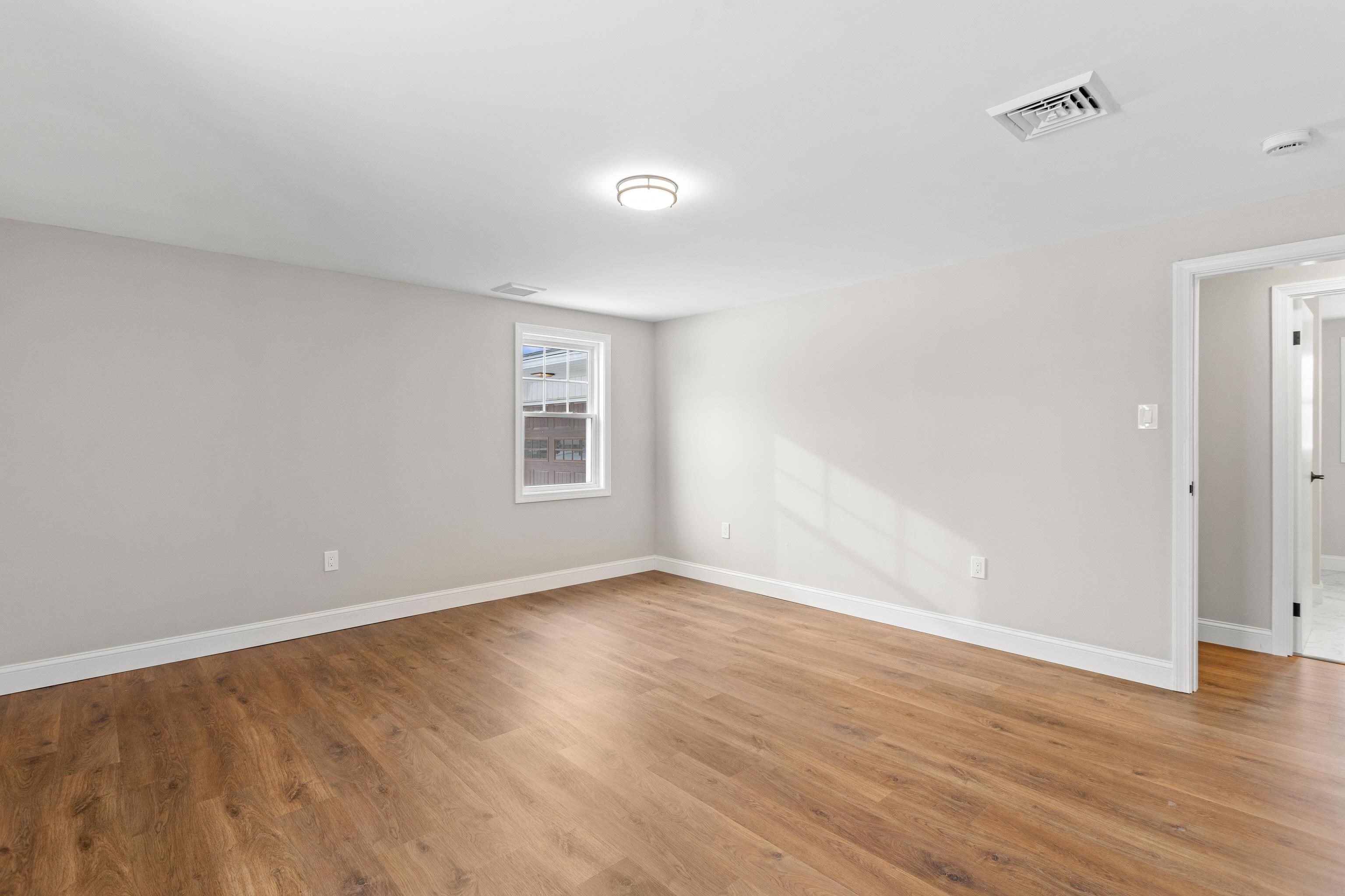 property viewer photo 25
