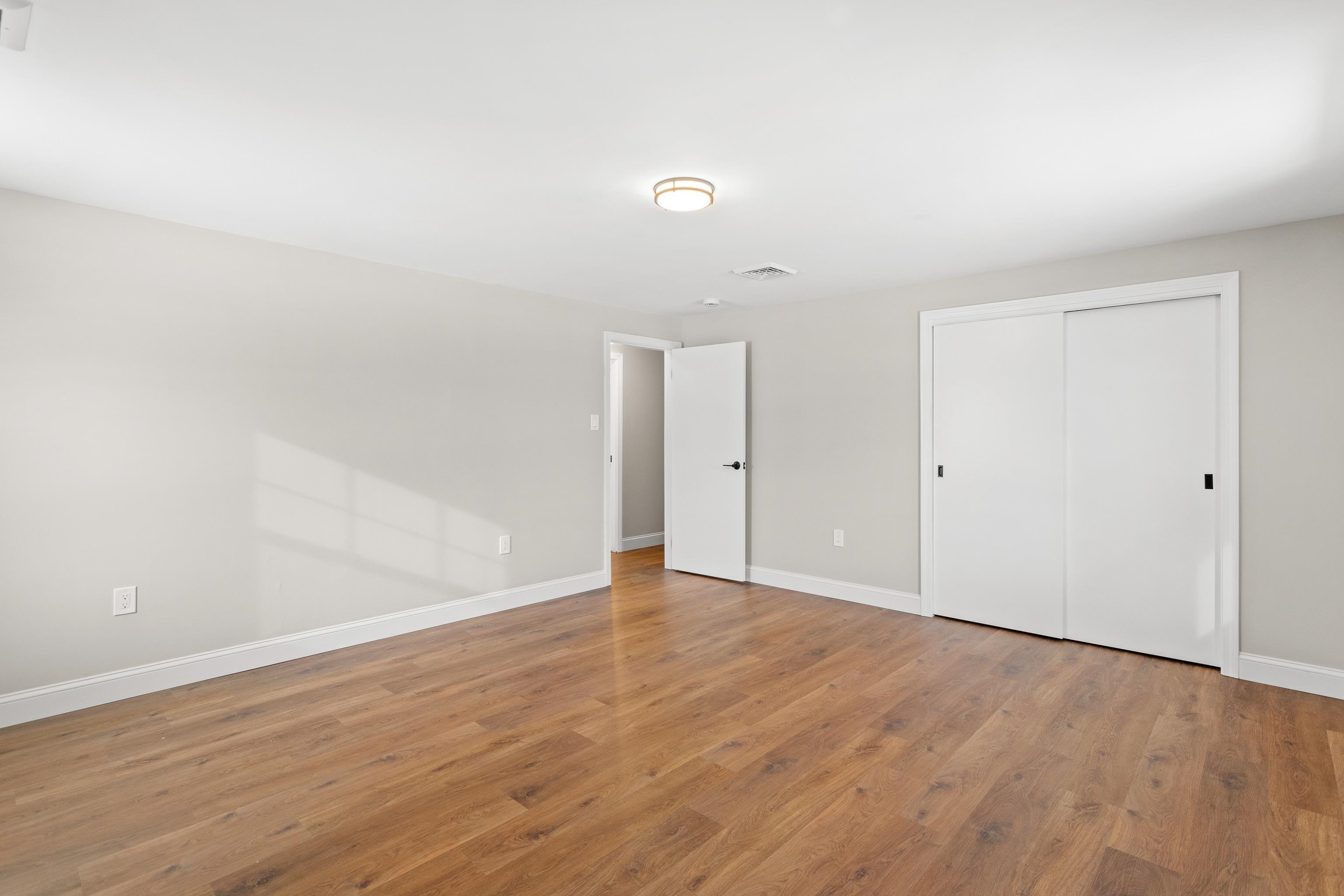 property viewer photo 26