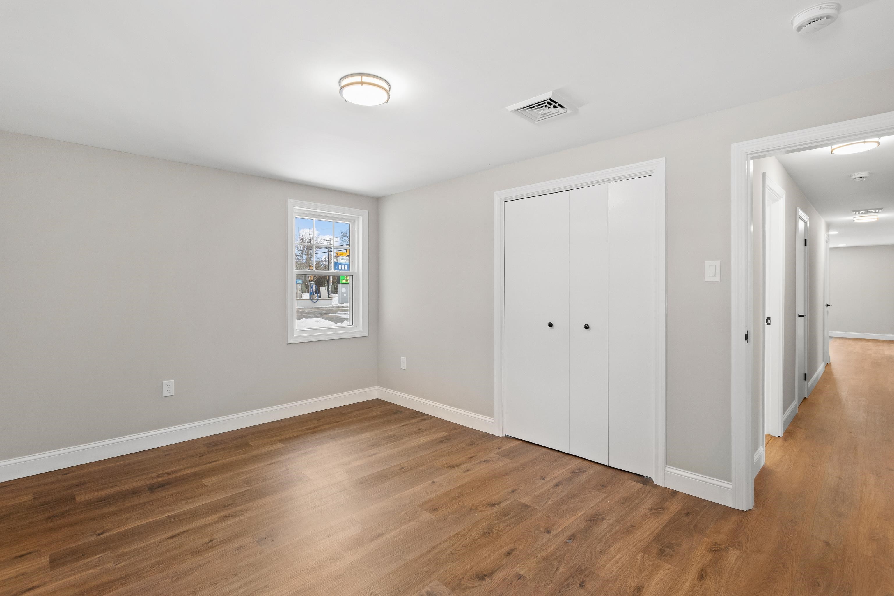 property viewer photo 31