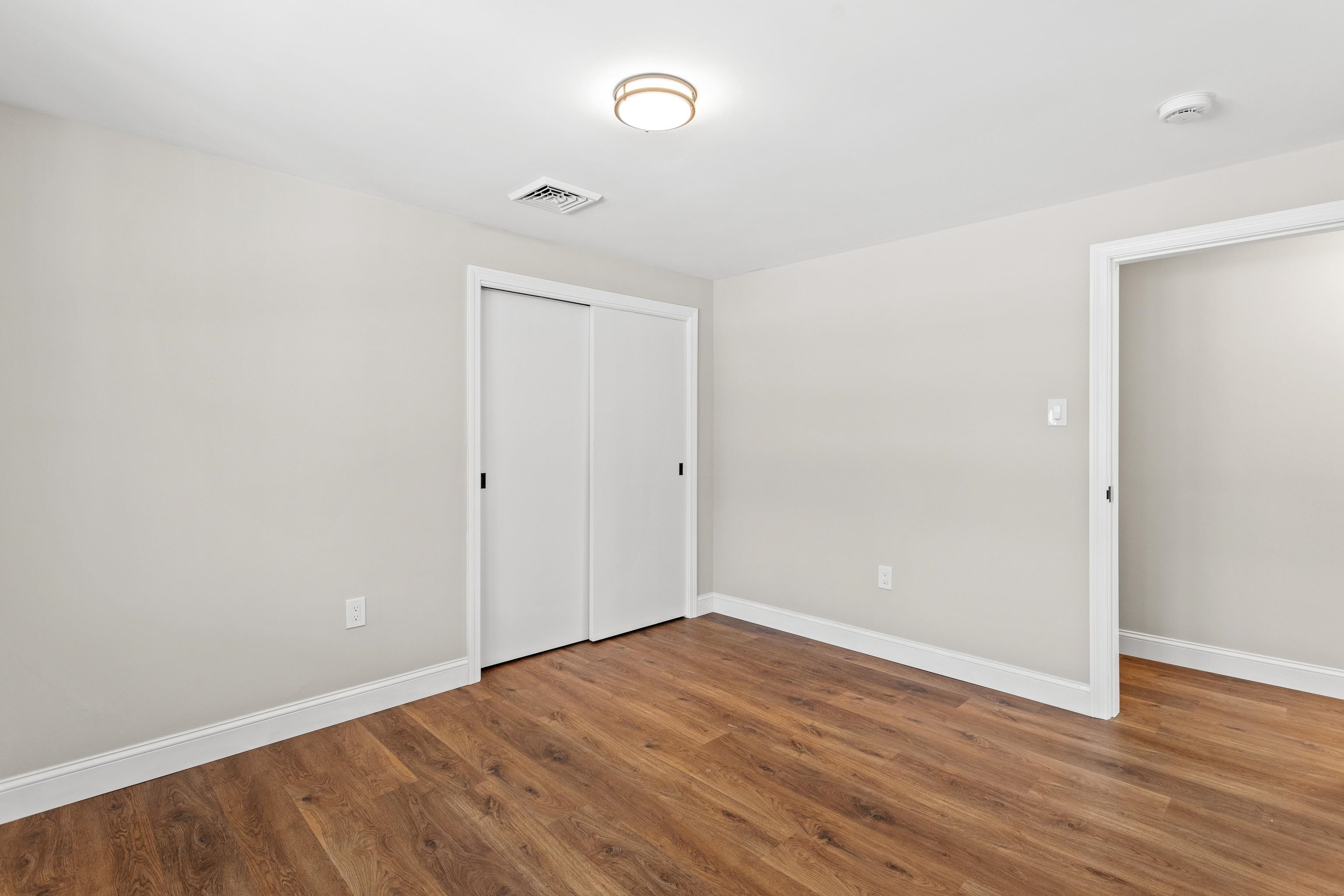 property viewer photo 35