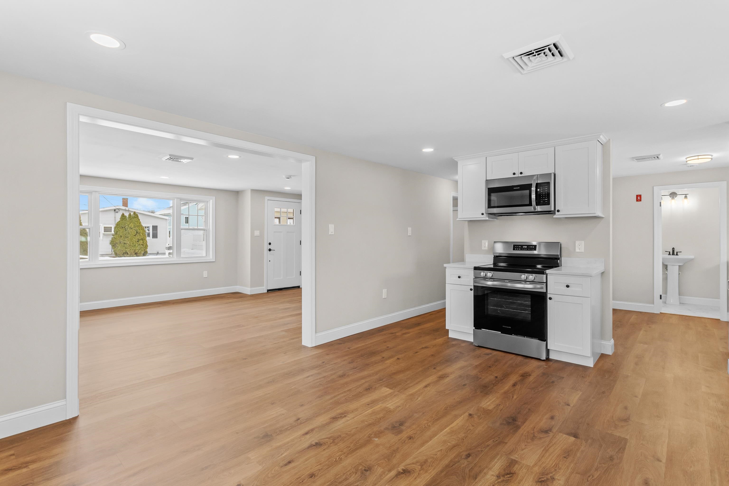 property viewer photo 9