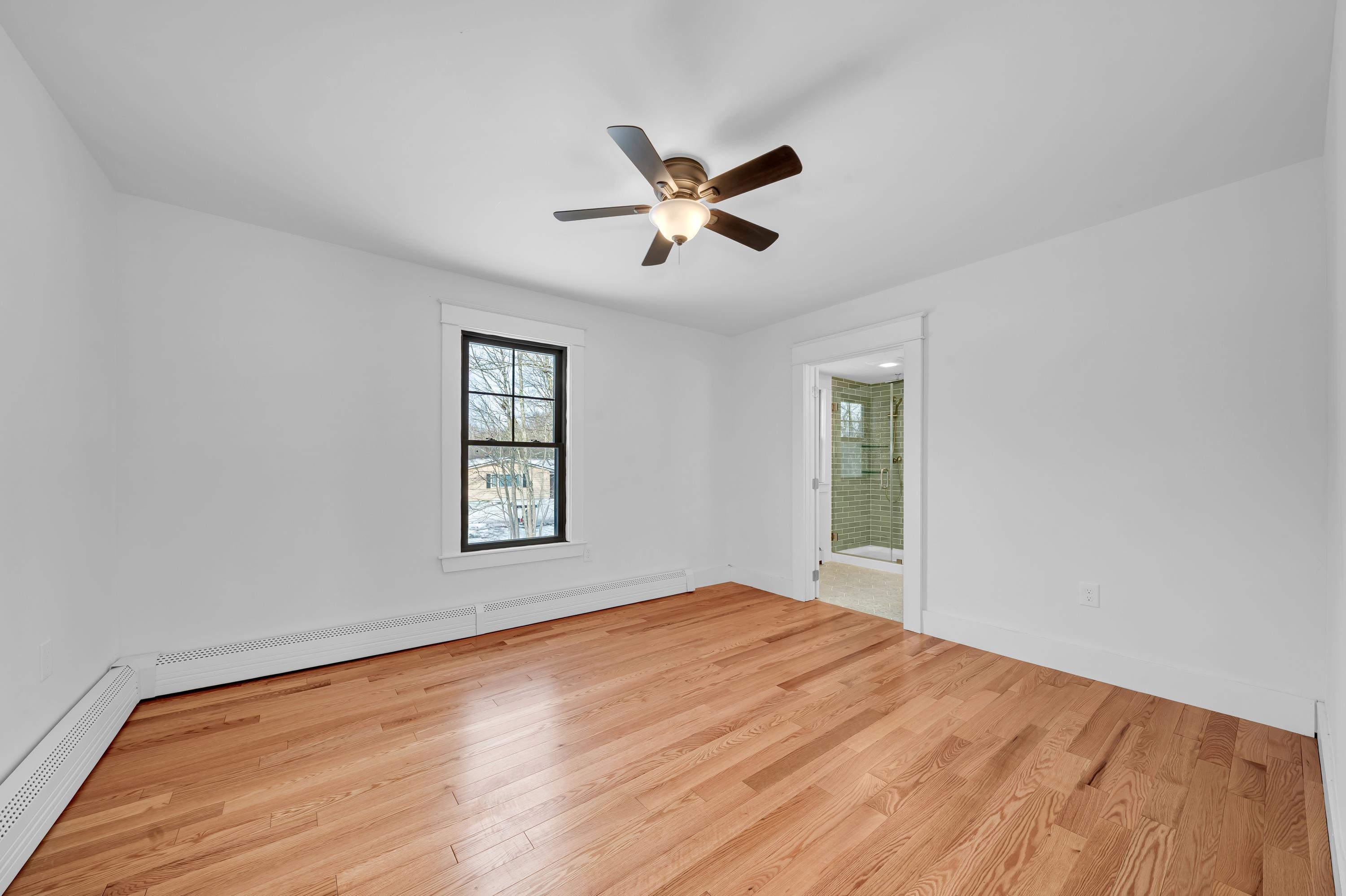 property viewer photo 26