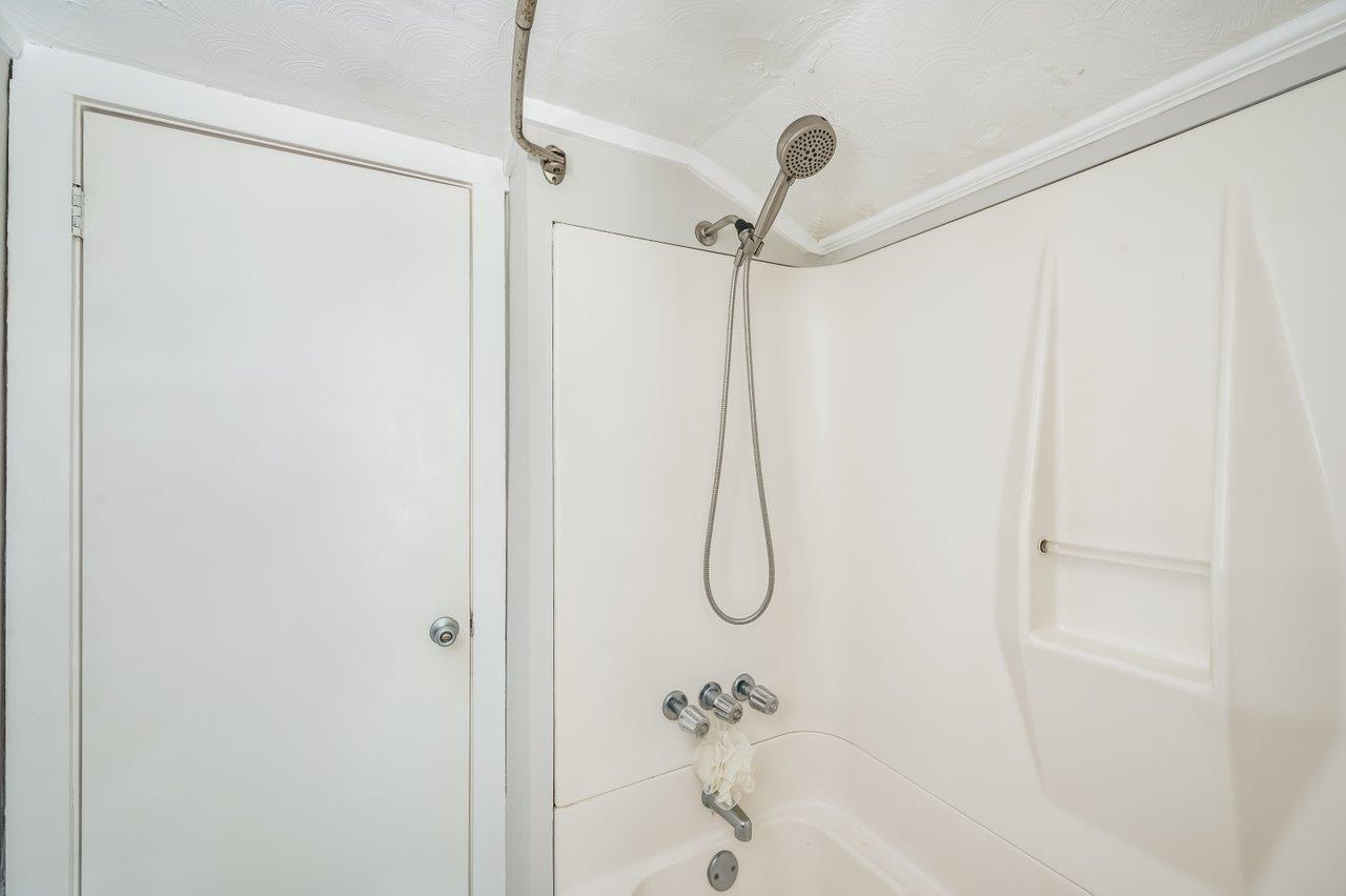 property viewer photo 11