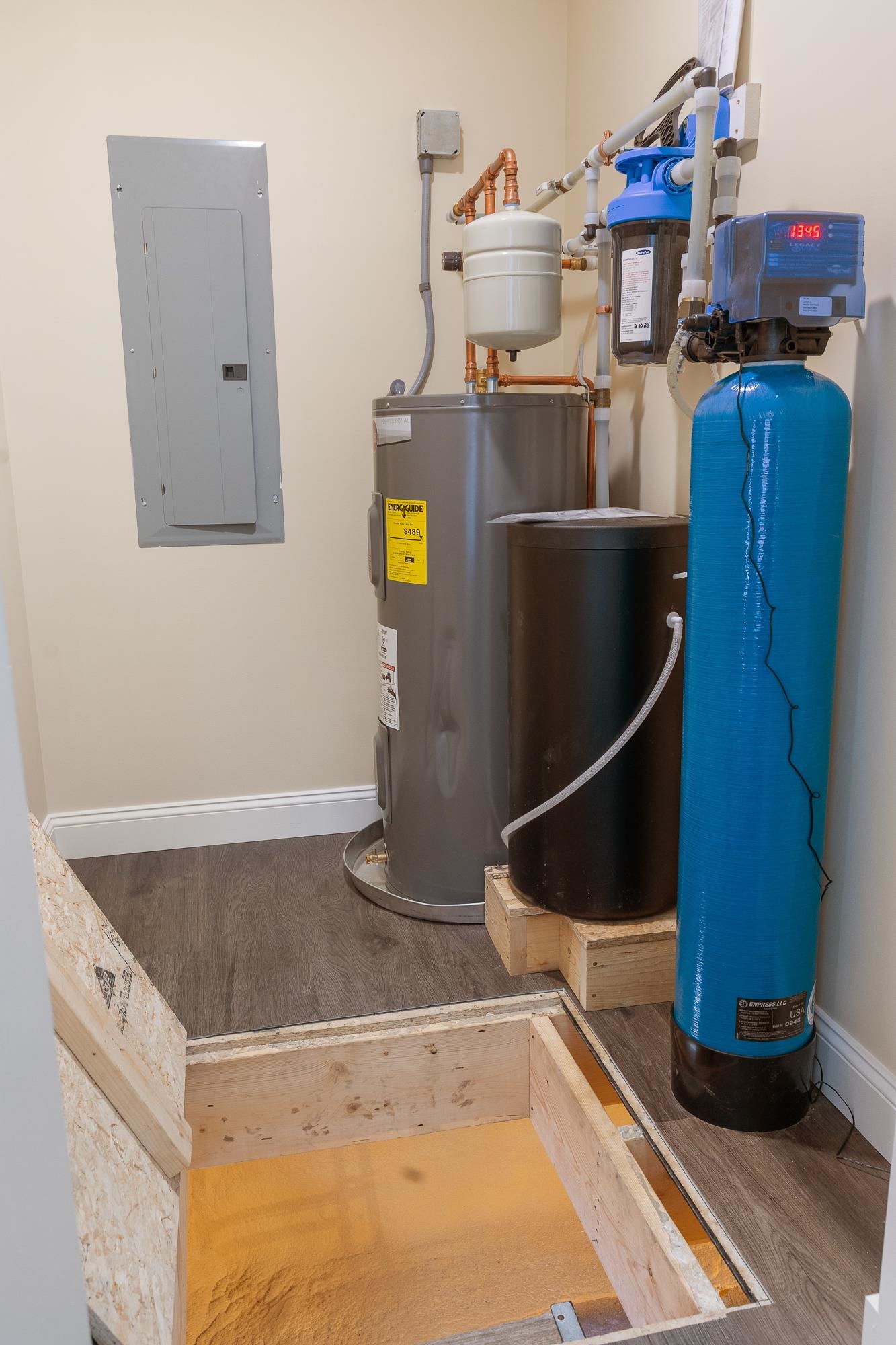 main property photo 25