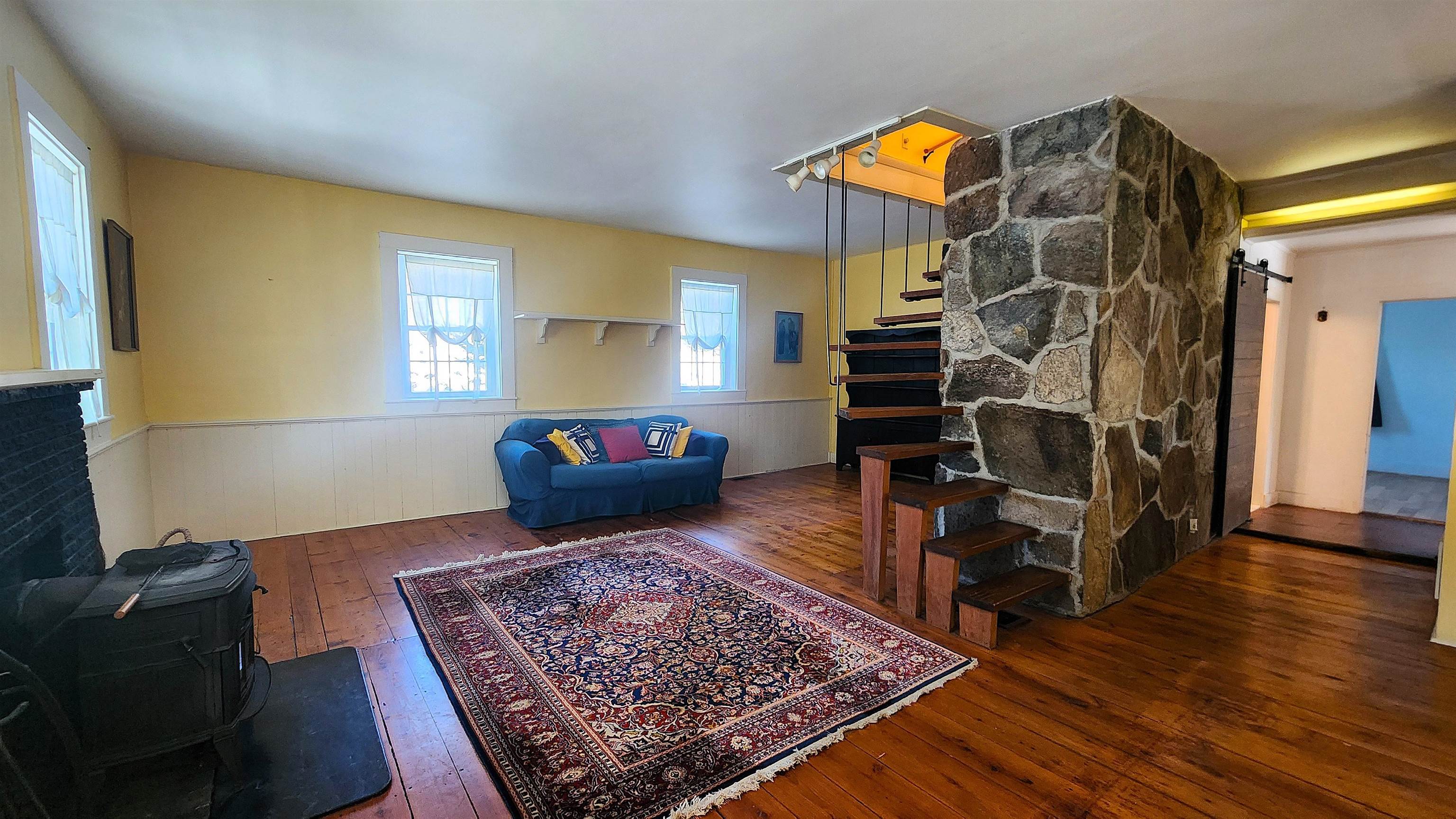 main property photo 17