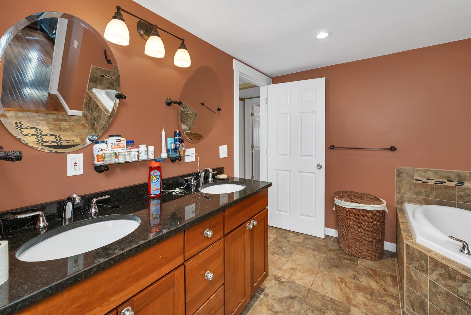 property viewer photo 45