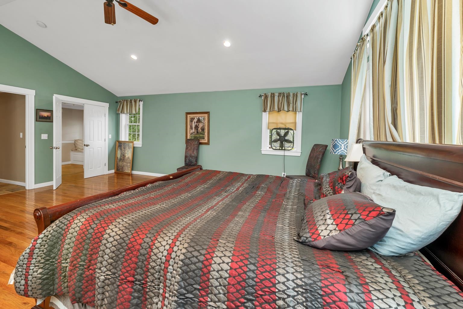 property viewer photo 47