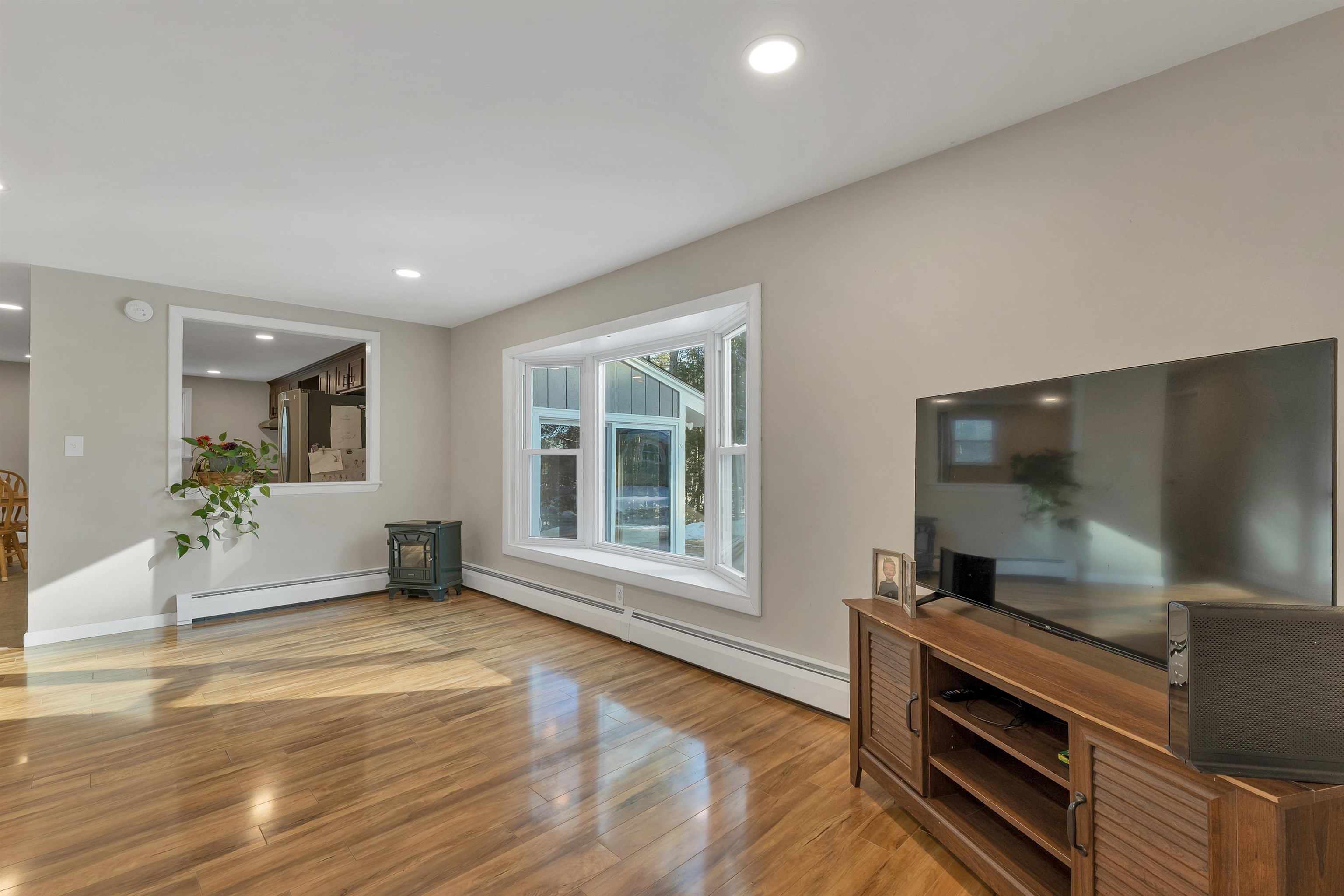 property viewer photo 6