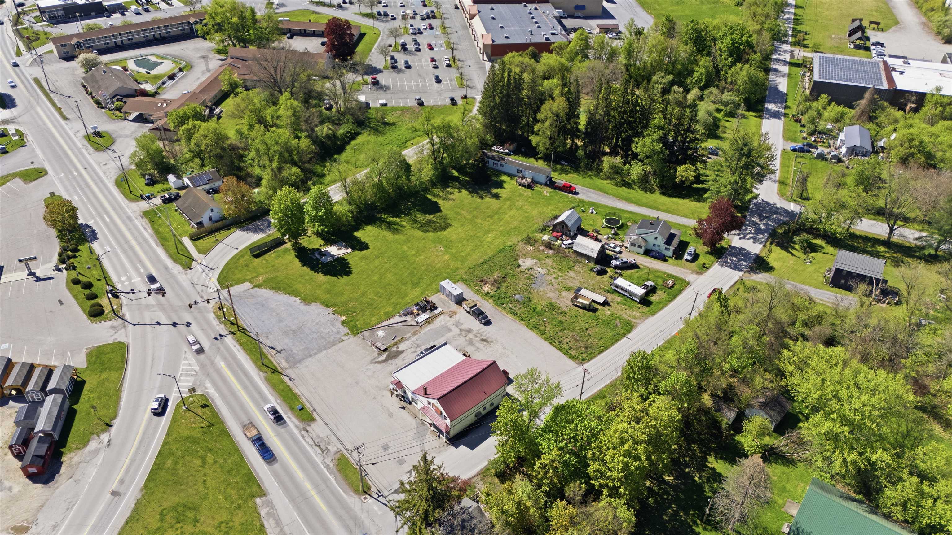 main property photo 14