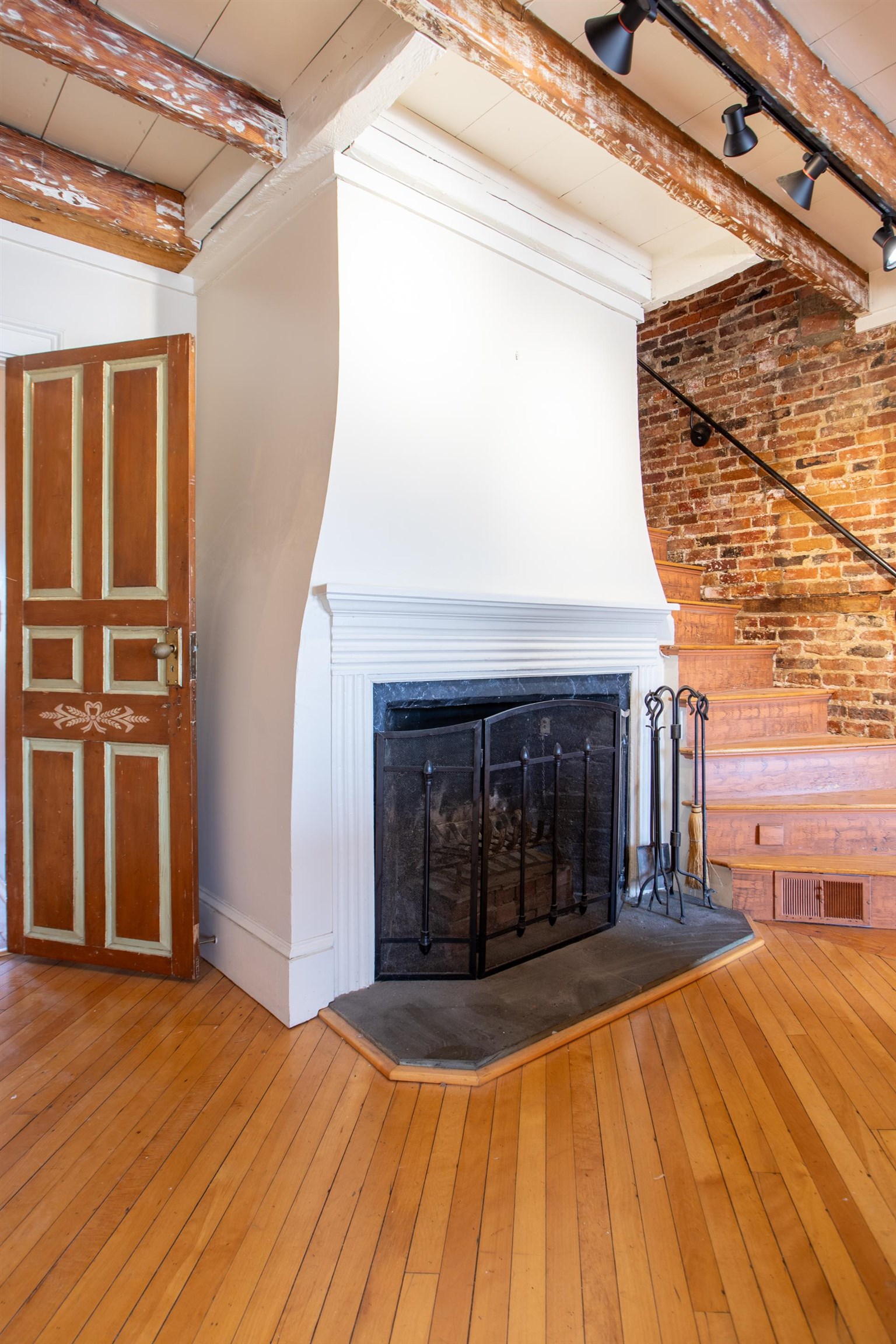main property photo 15