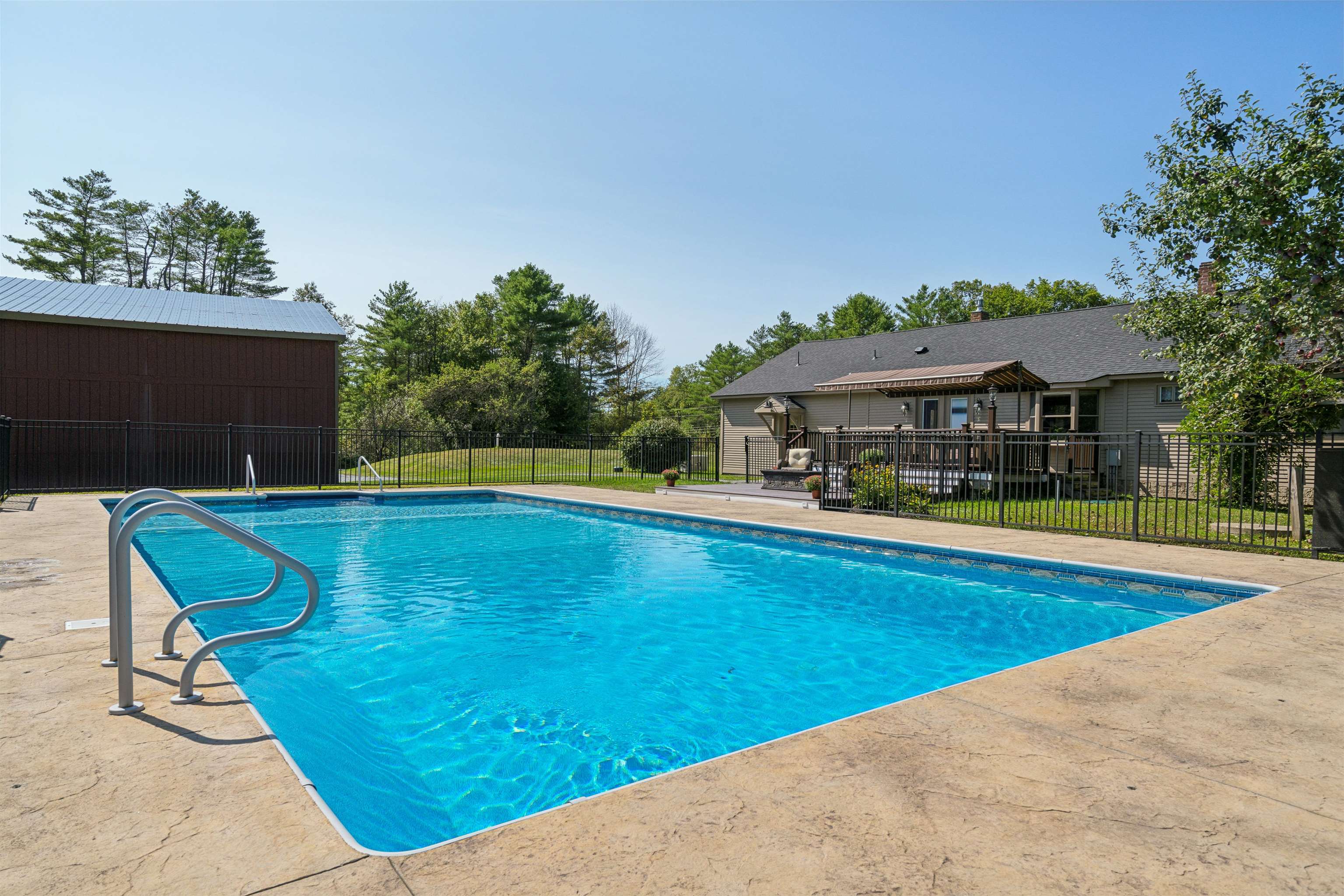 main property photo 47