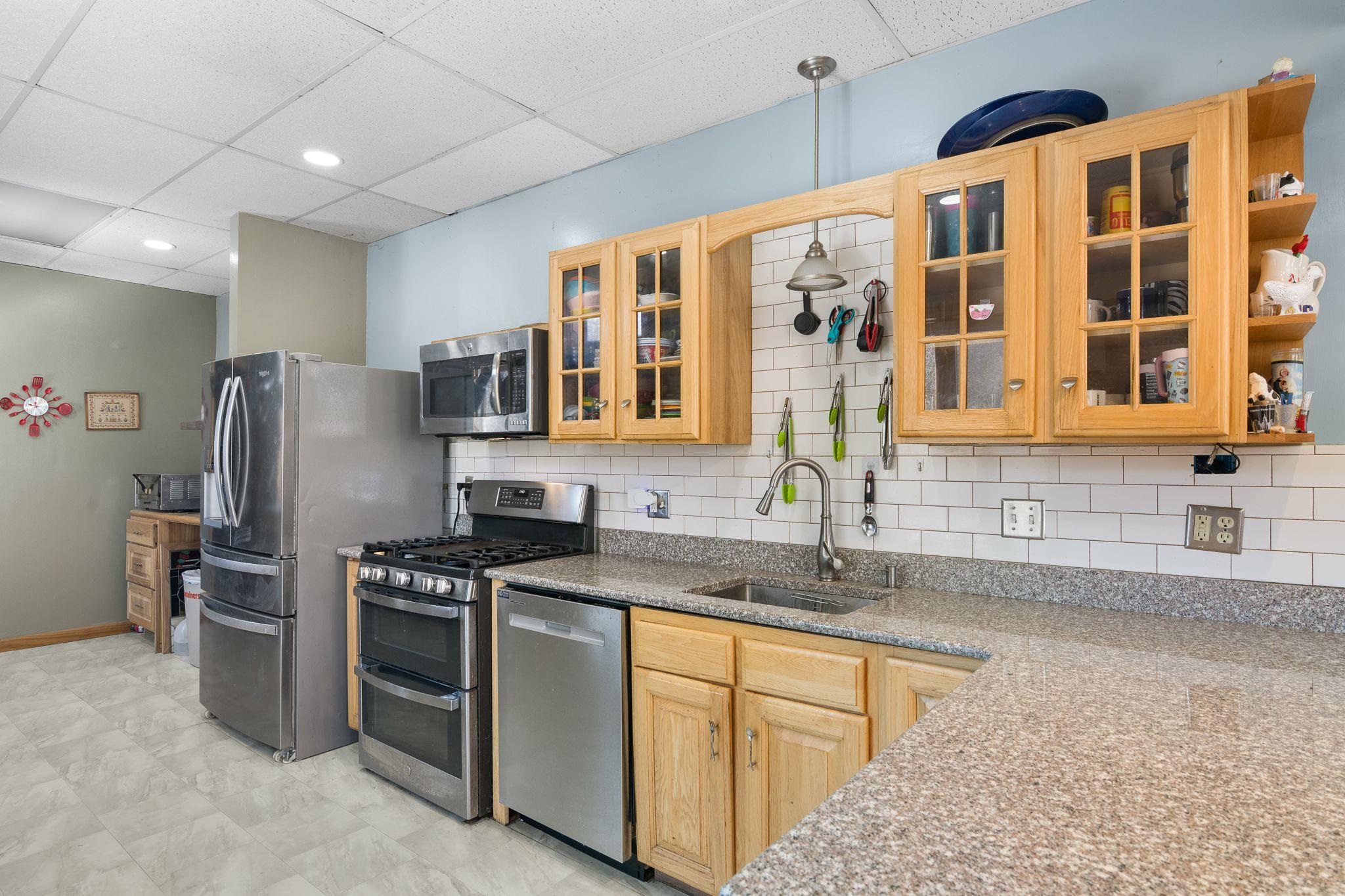 main property photo 12