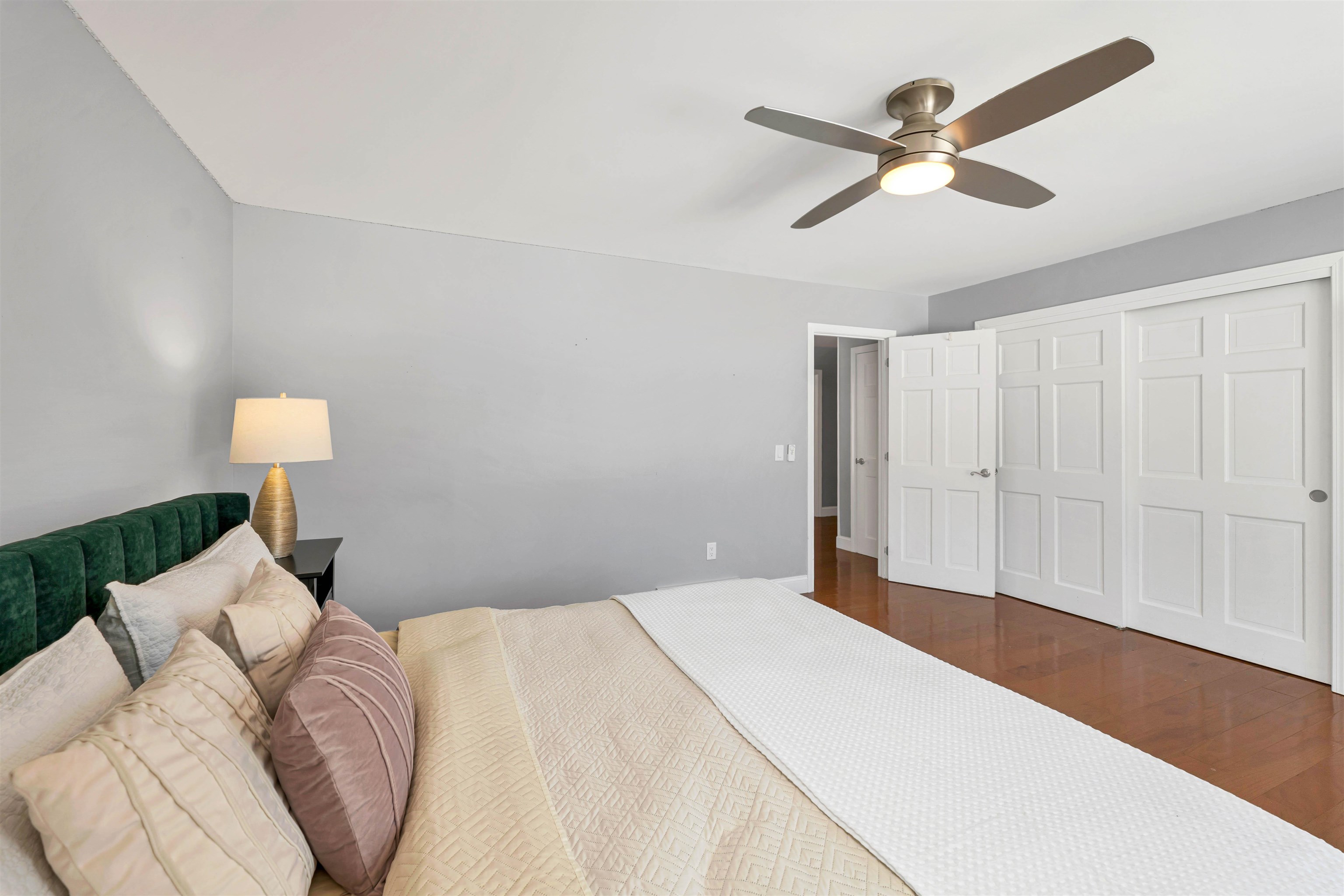 property viewer photo 24