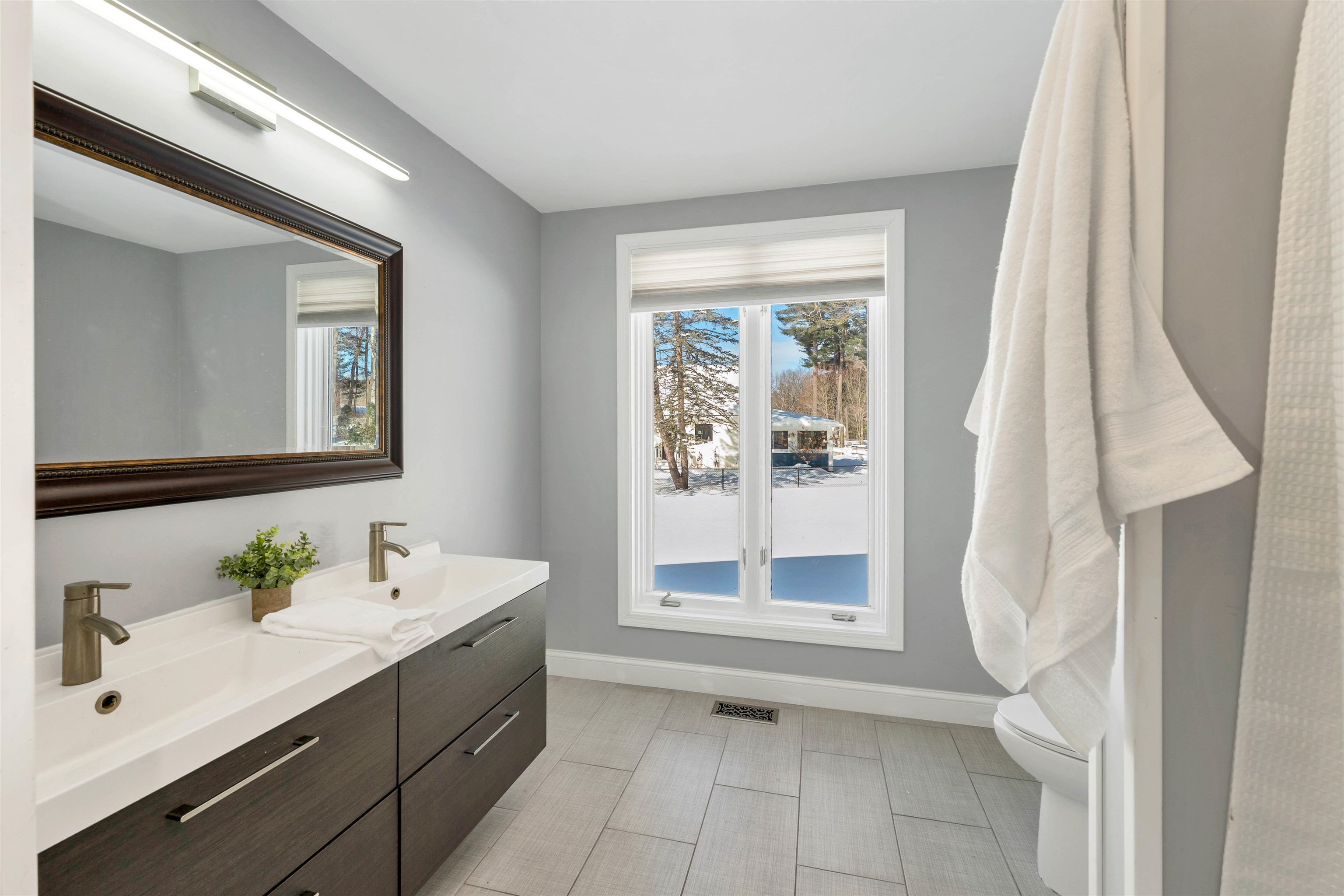 property viewer photo 25