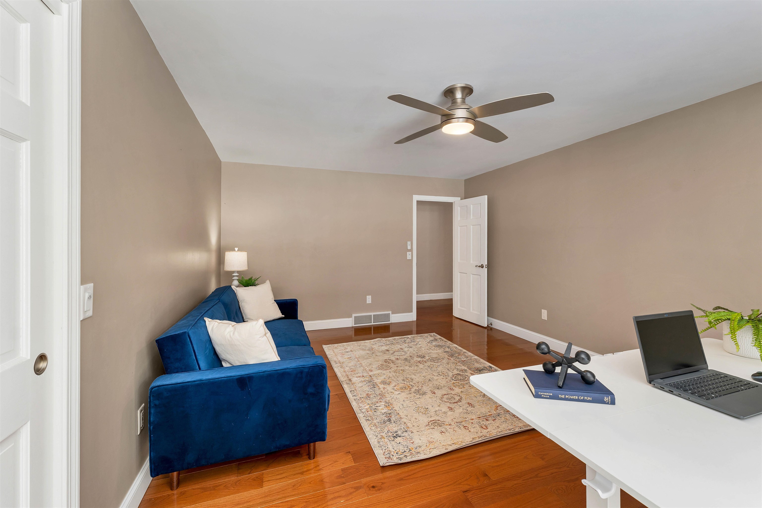 property viewer photo 26