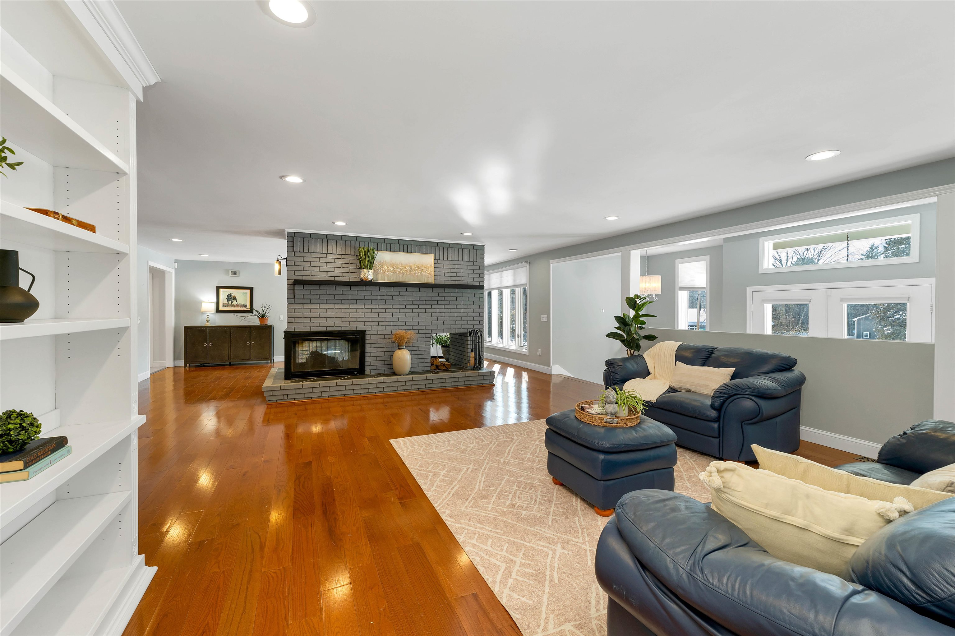 property viewer photo 6