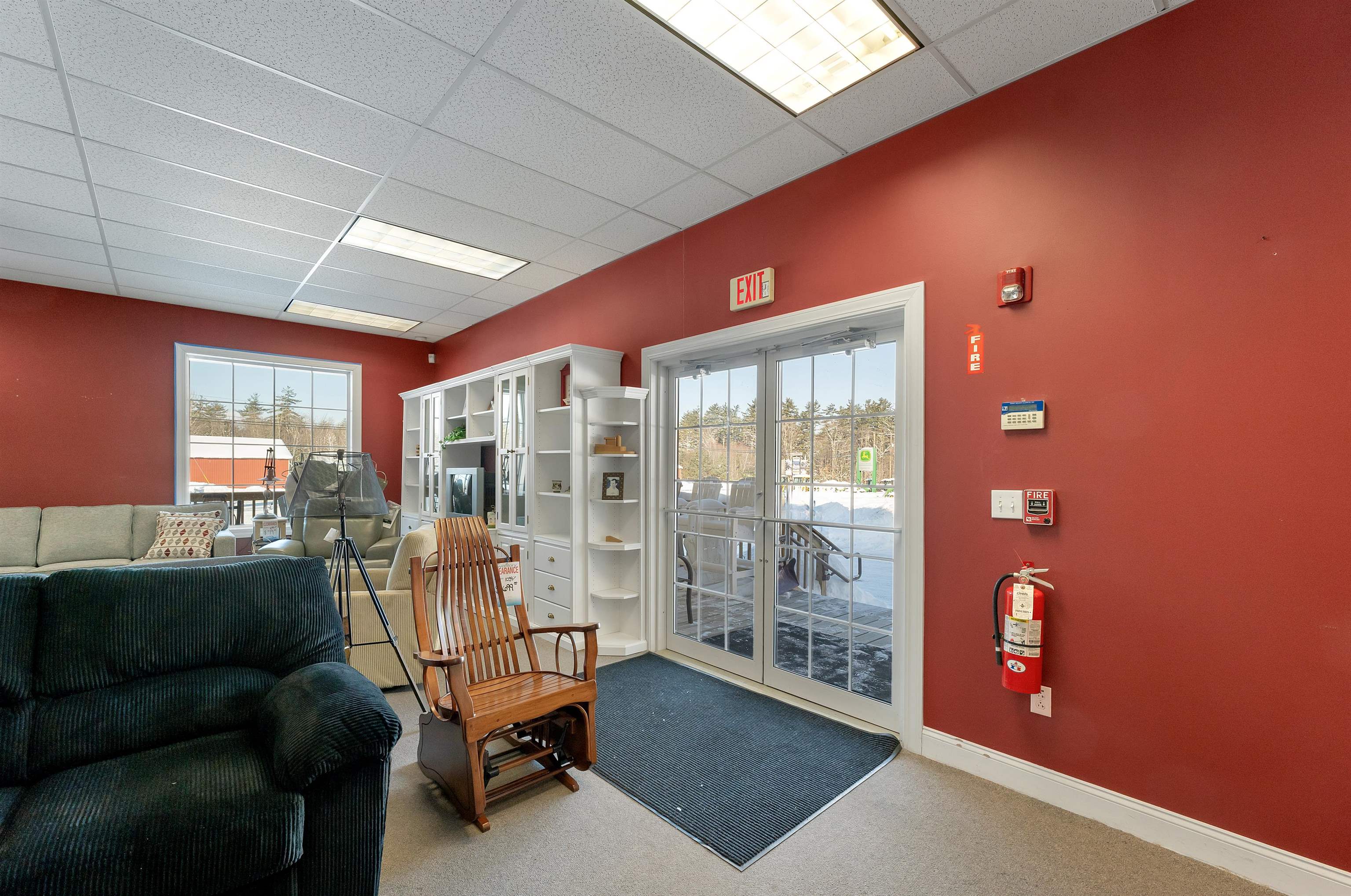 main property photo 40
