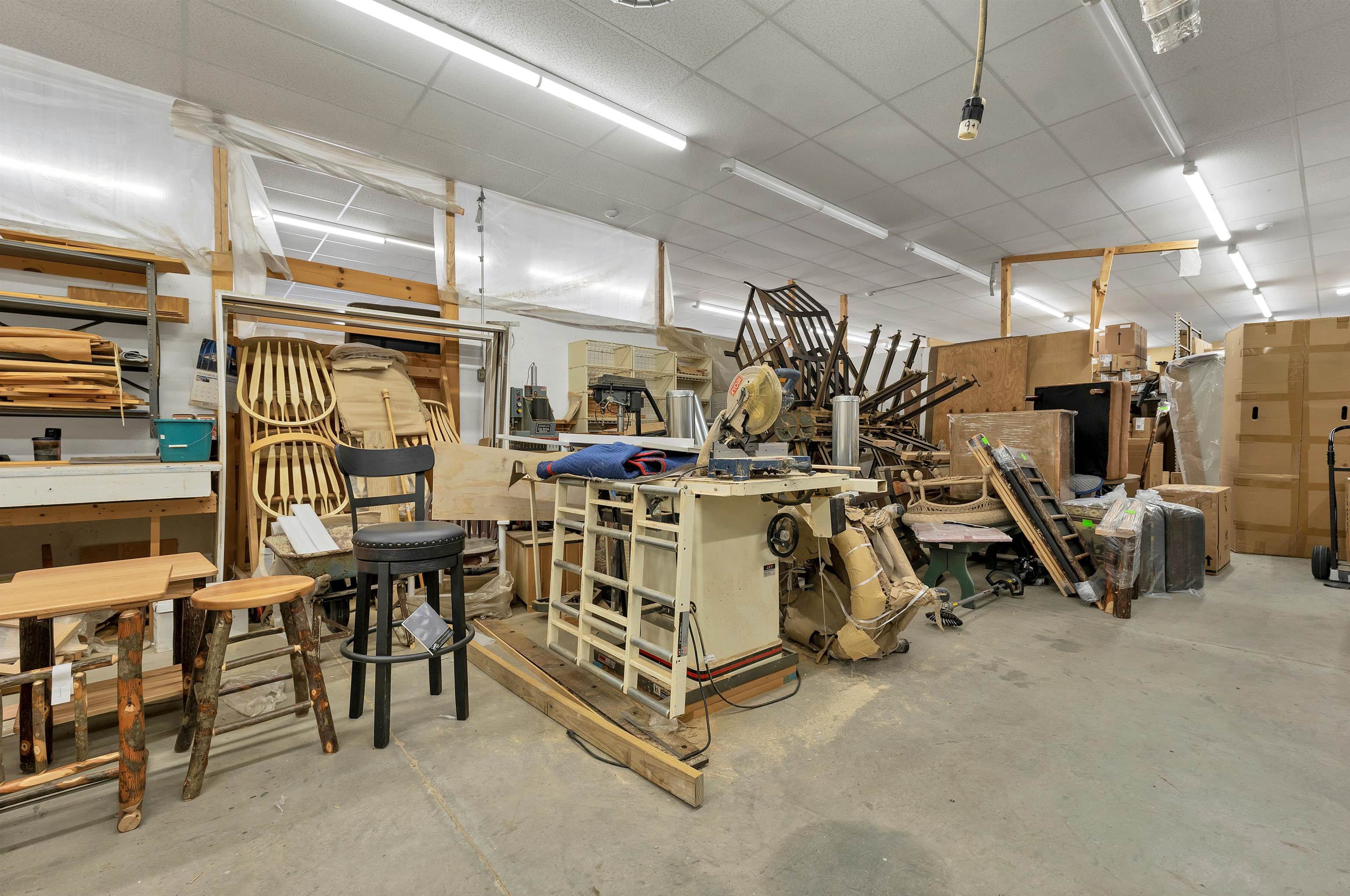 main property photo 48