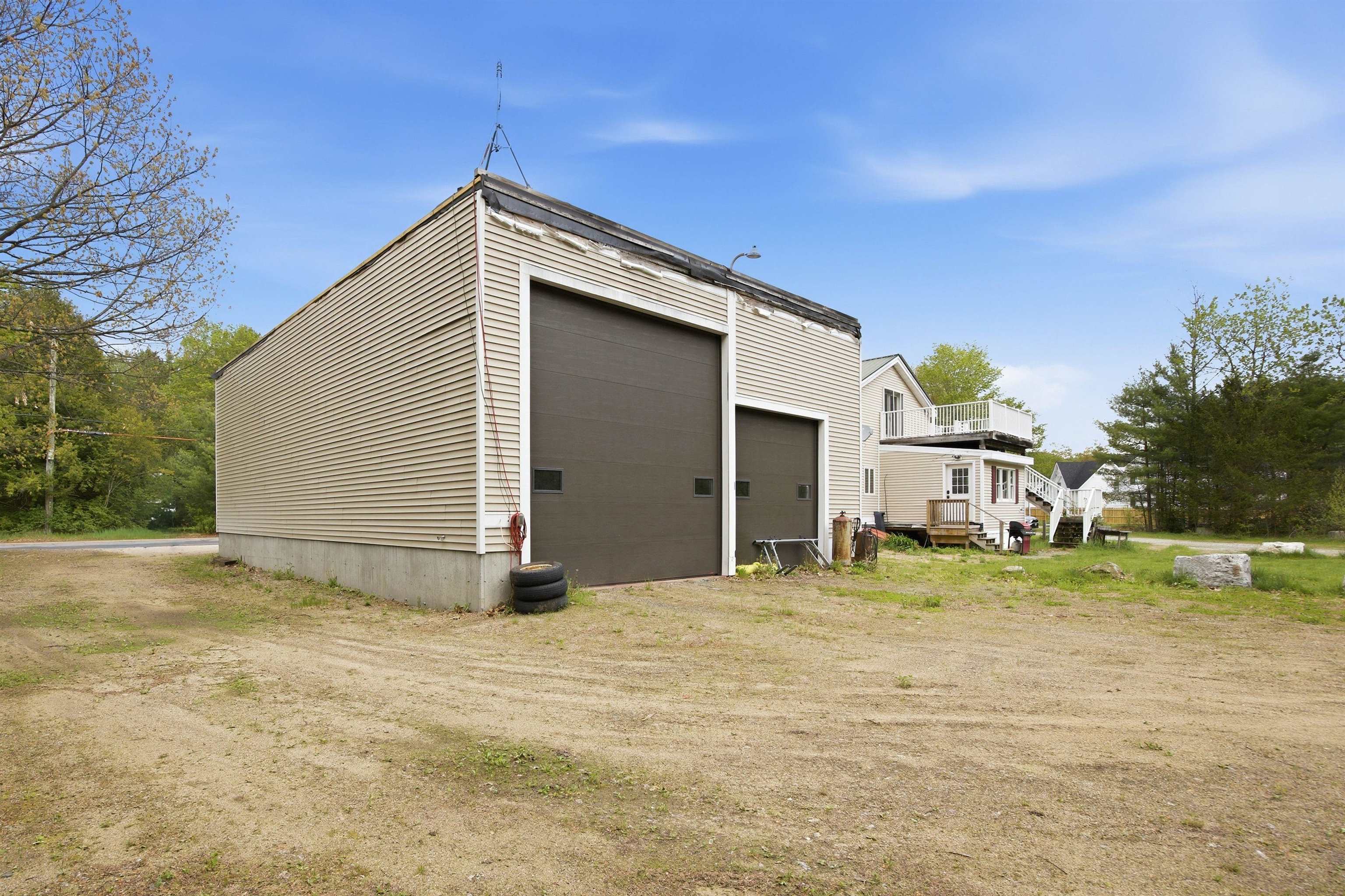 main property photo 13