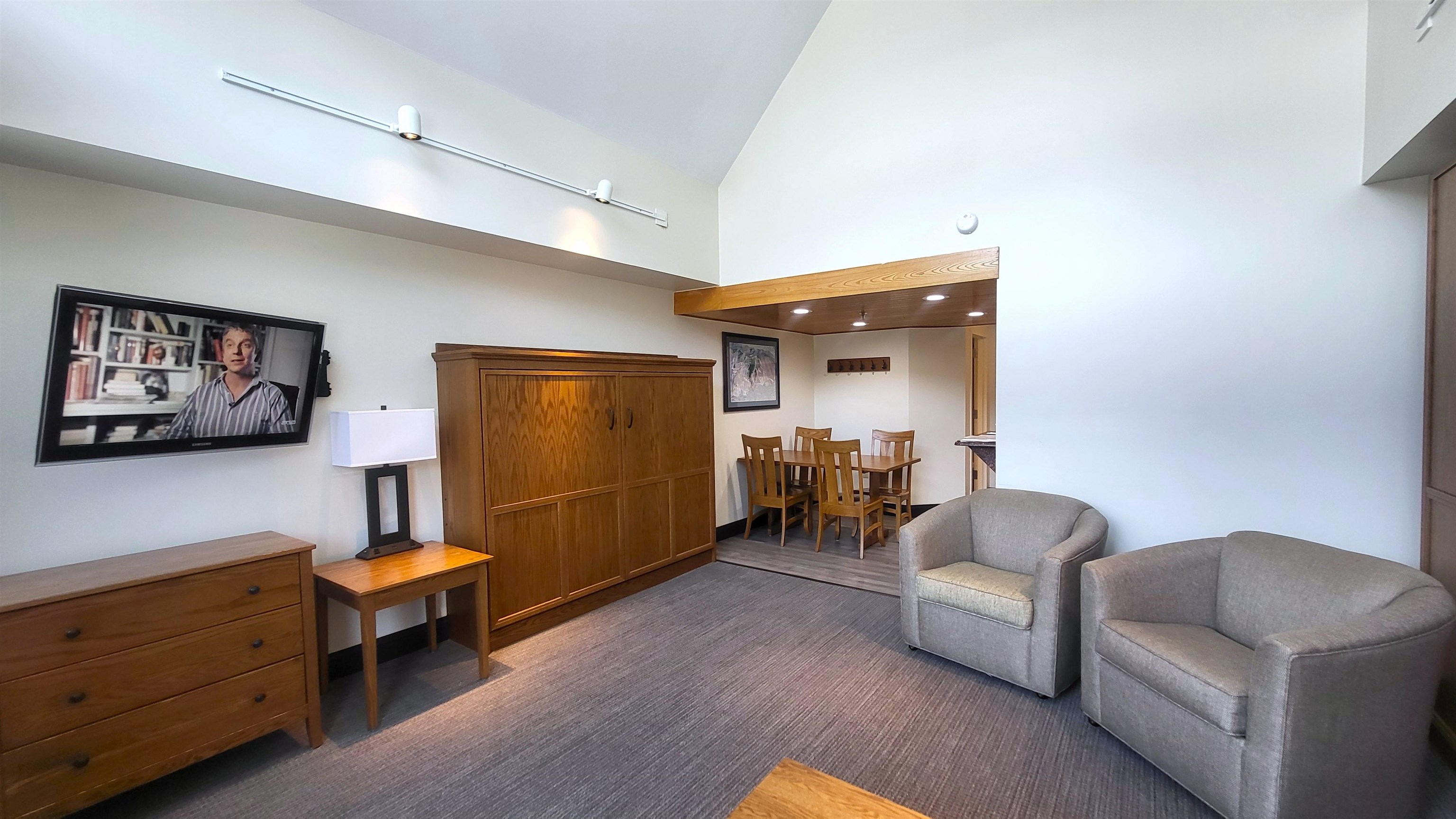 main property photo 7