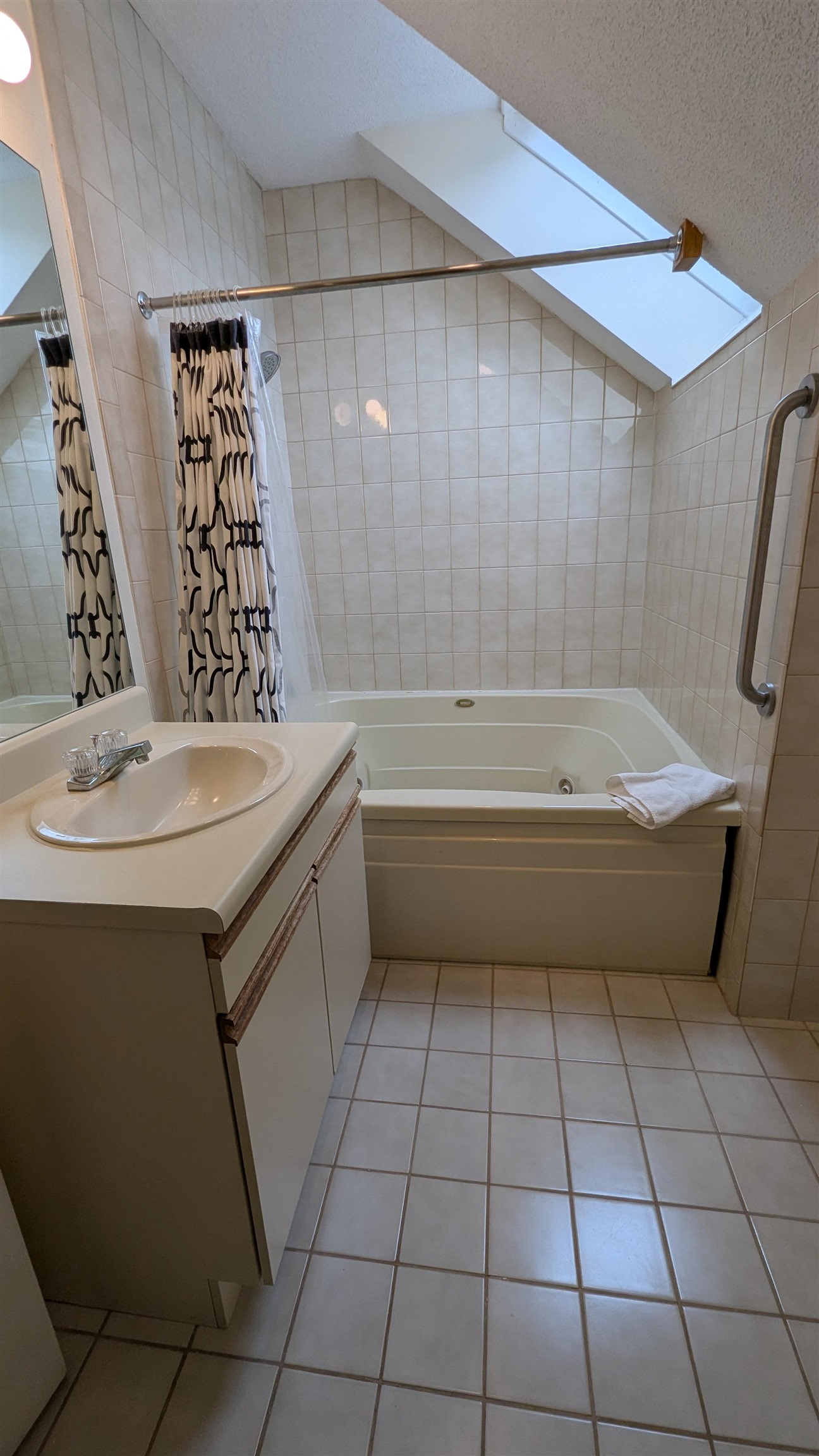 main property photo 38