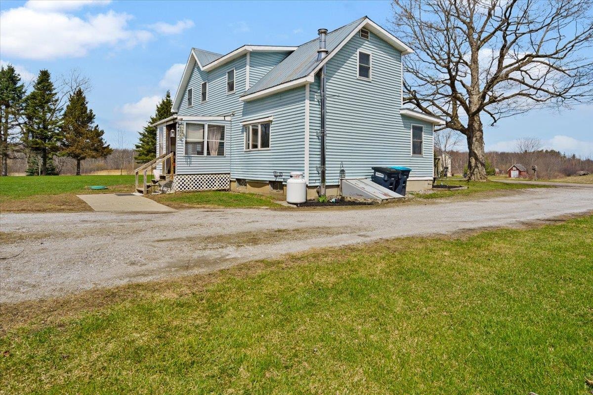 main property photo 5