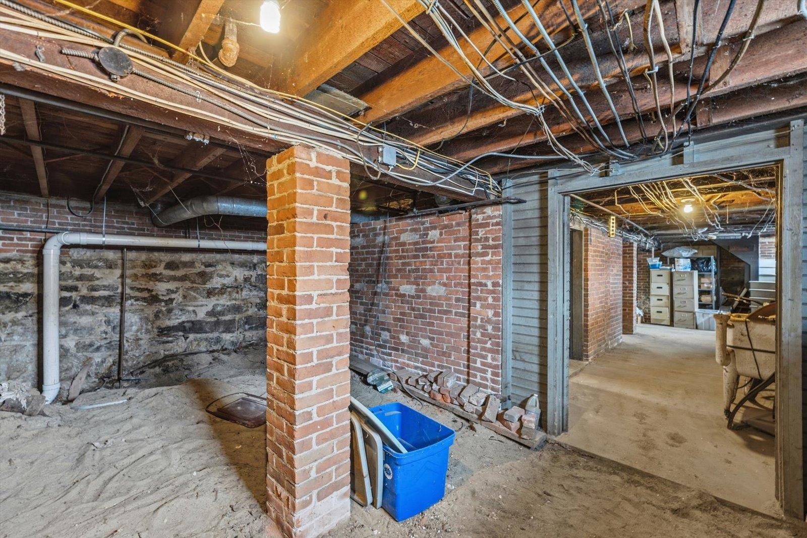 main property photo 26