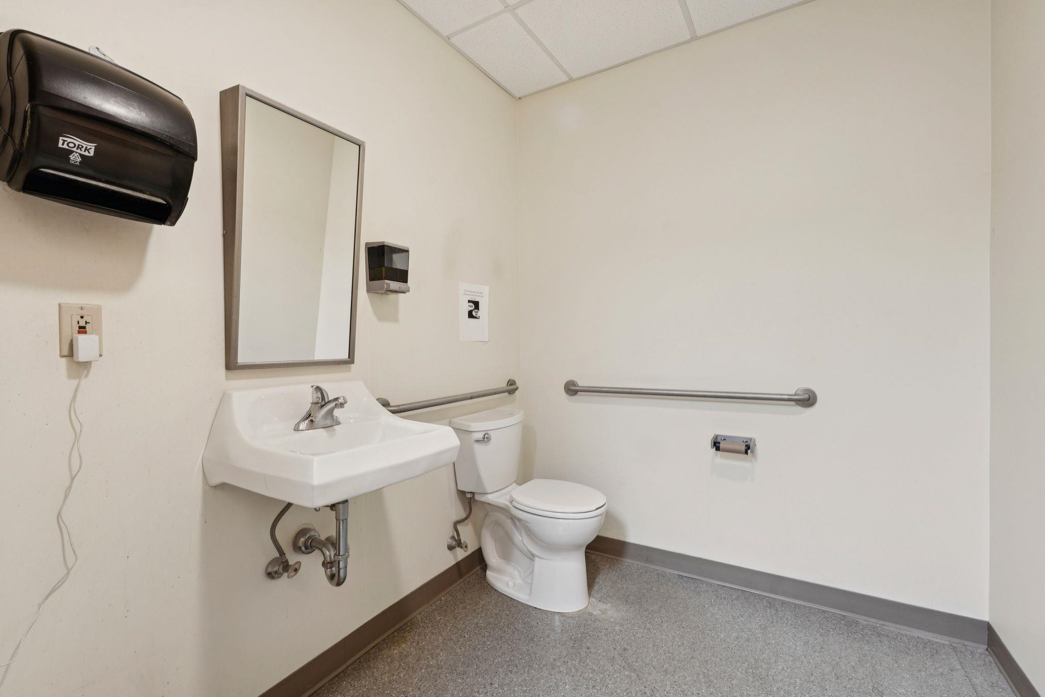 main property photo 28
