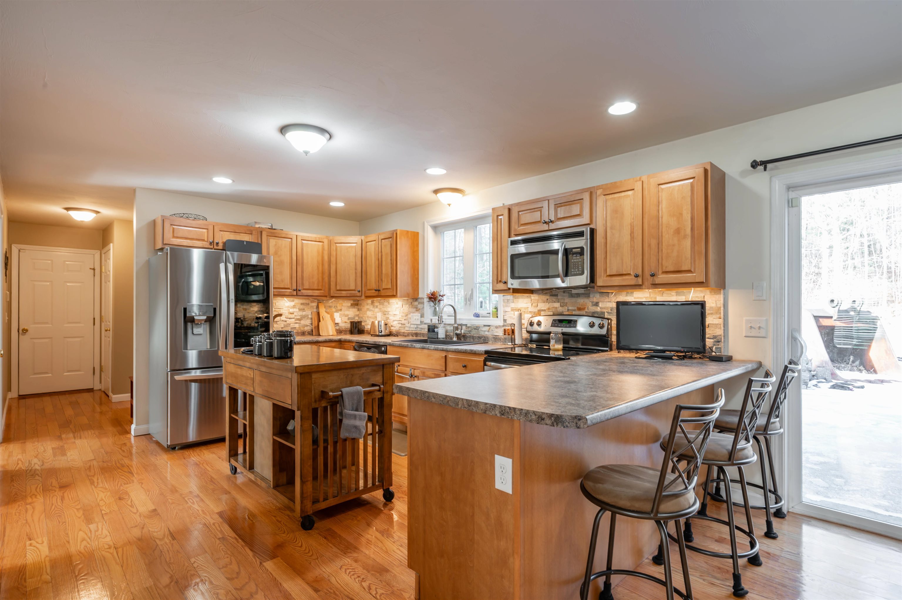 main property photo 28
