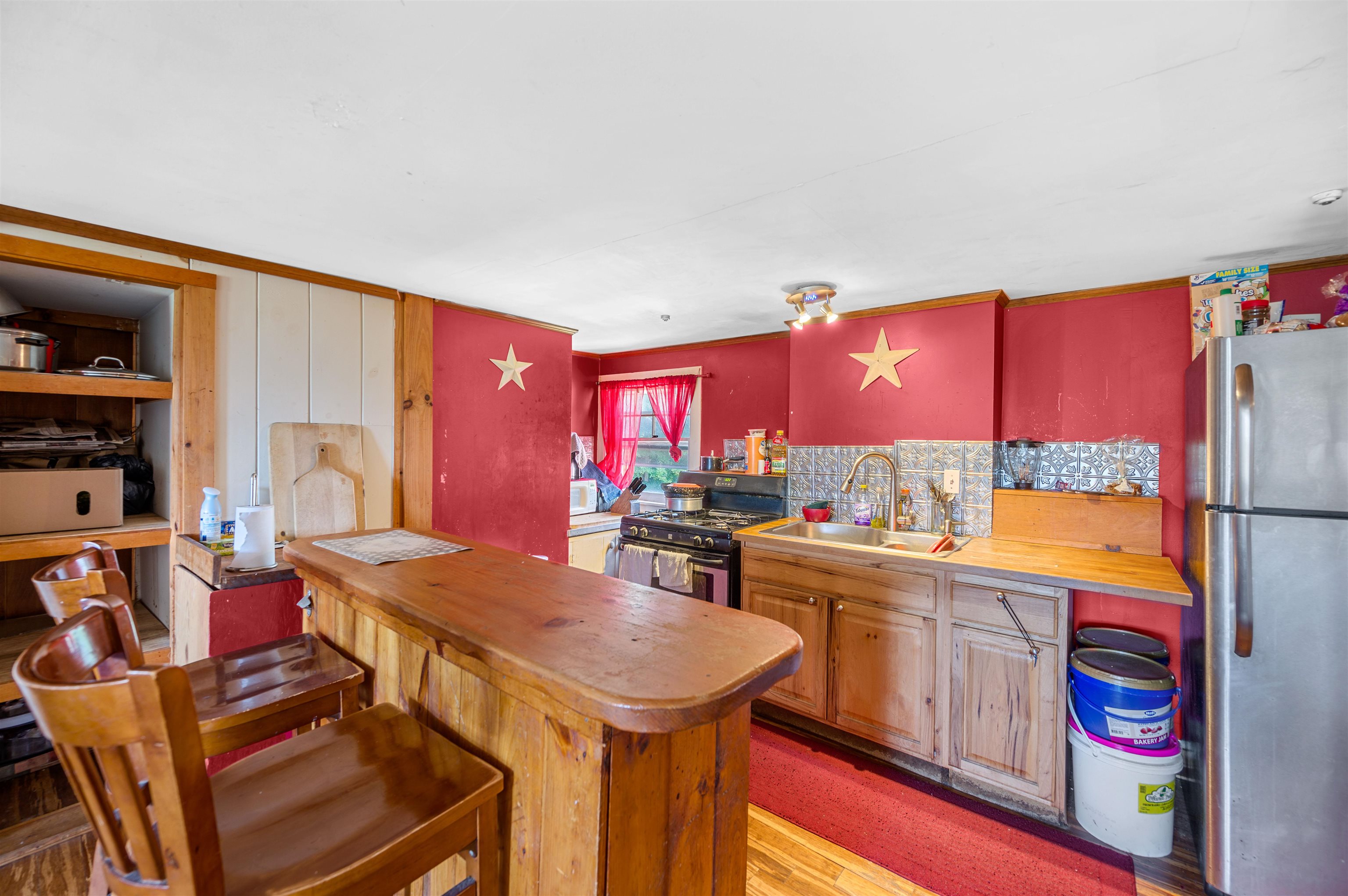 main property photo 6