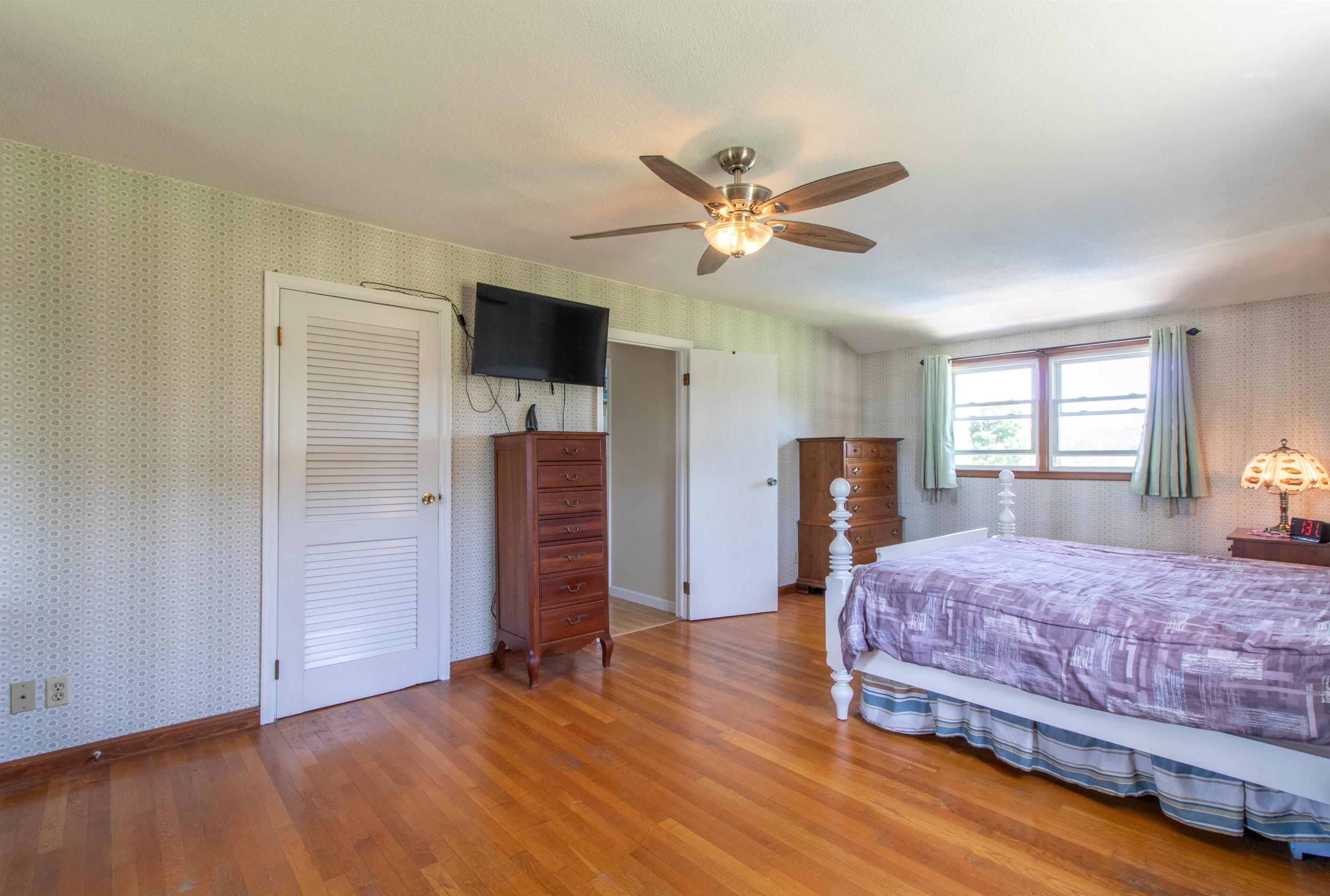 main property photo 38