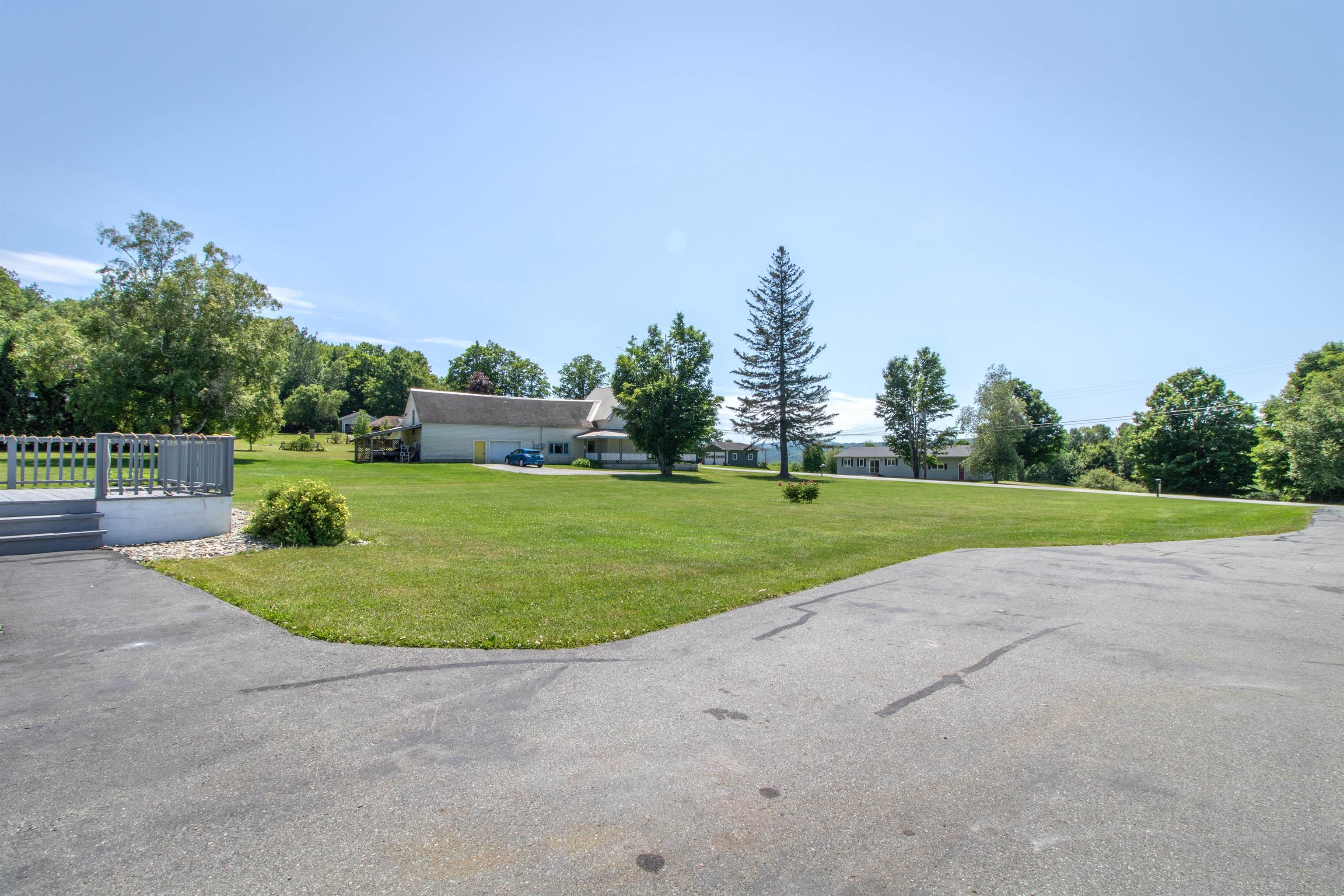 main property photo 40