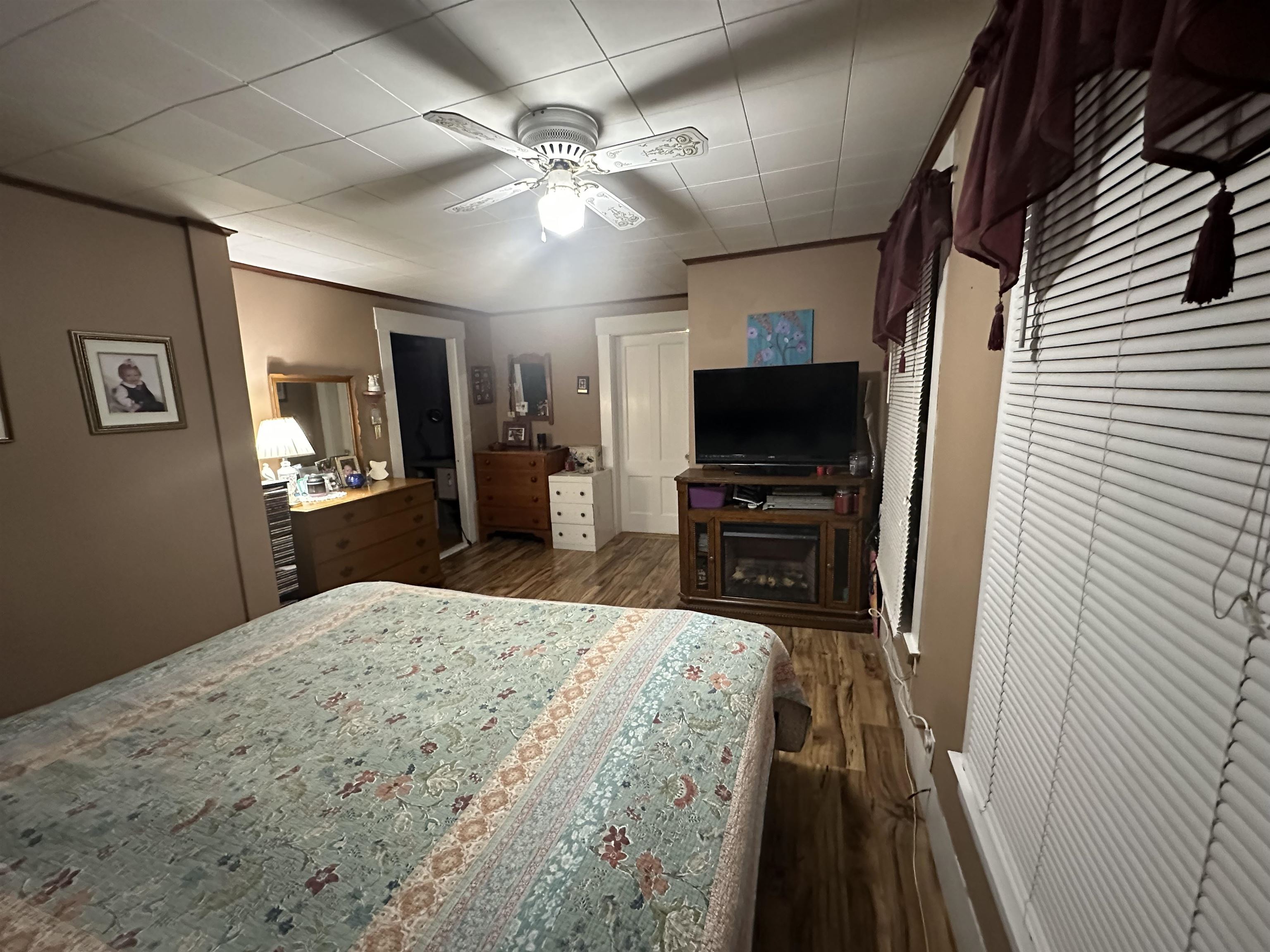 main property photo 18