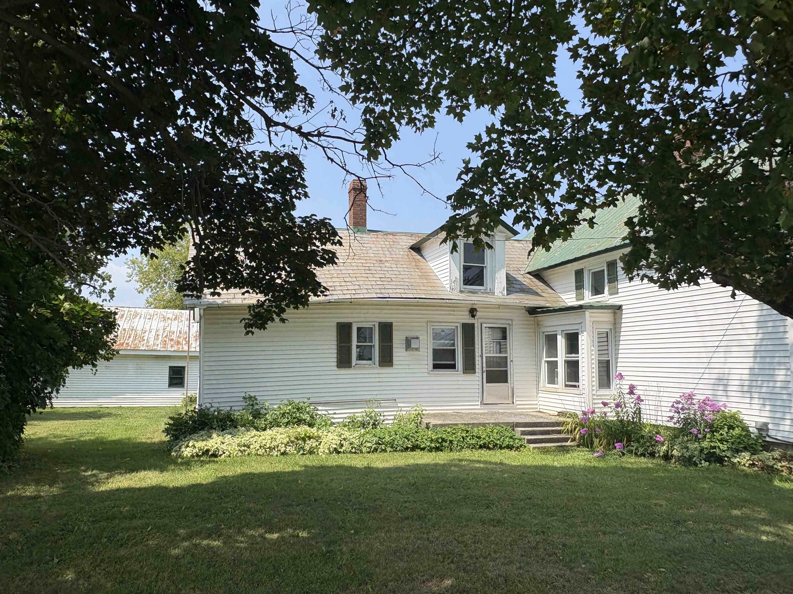 main property photo 30