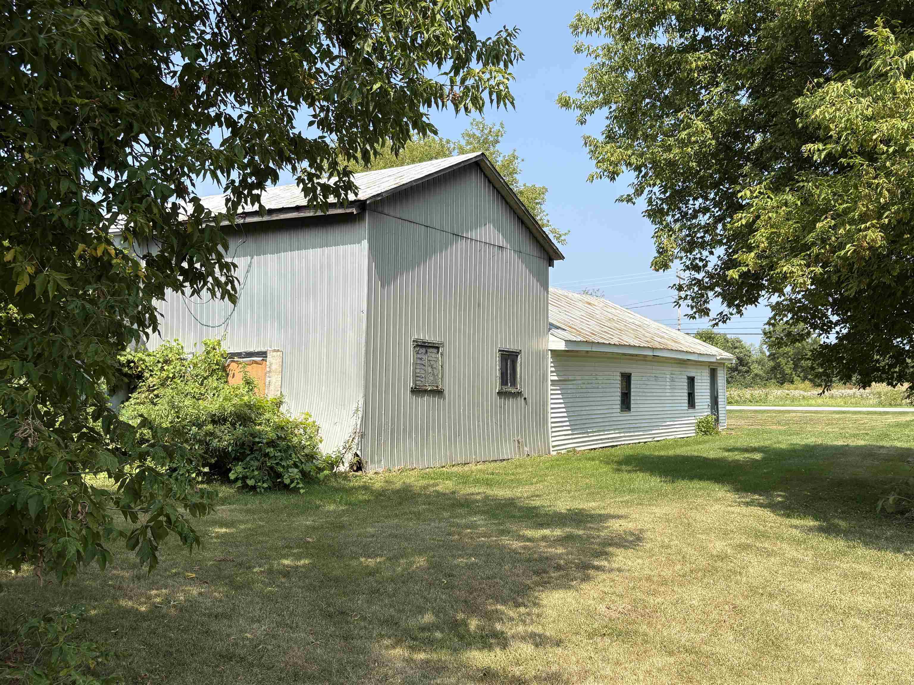 main property photo 34