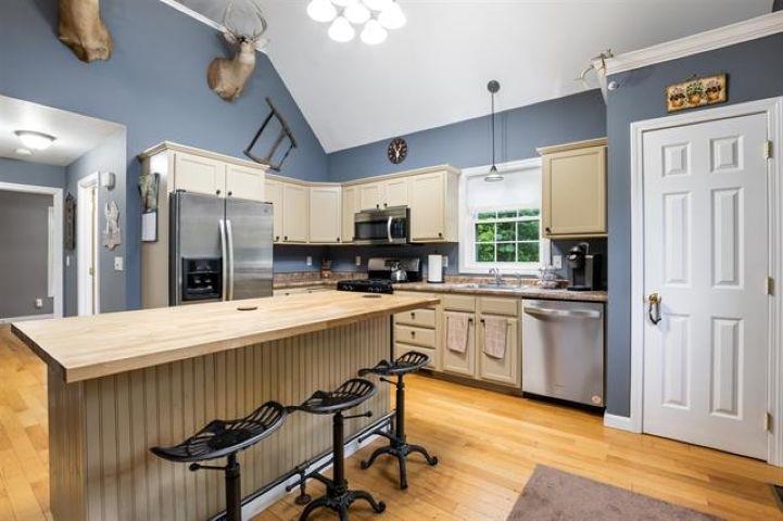 main property photo 17