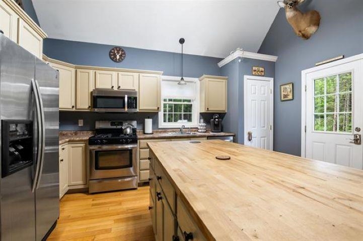 main property photo 19