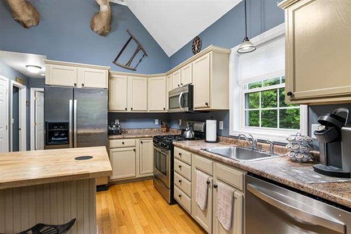 main property photo 27