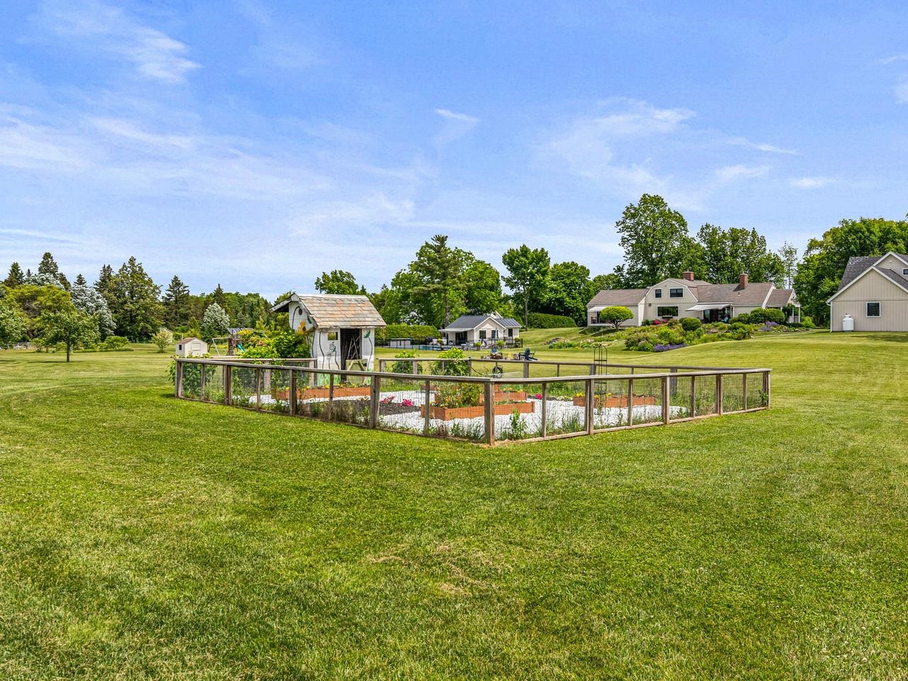 main property photo 51