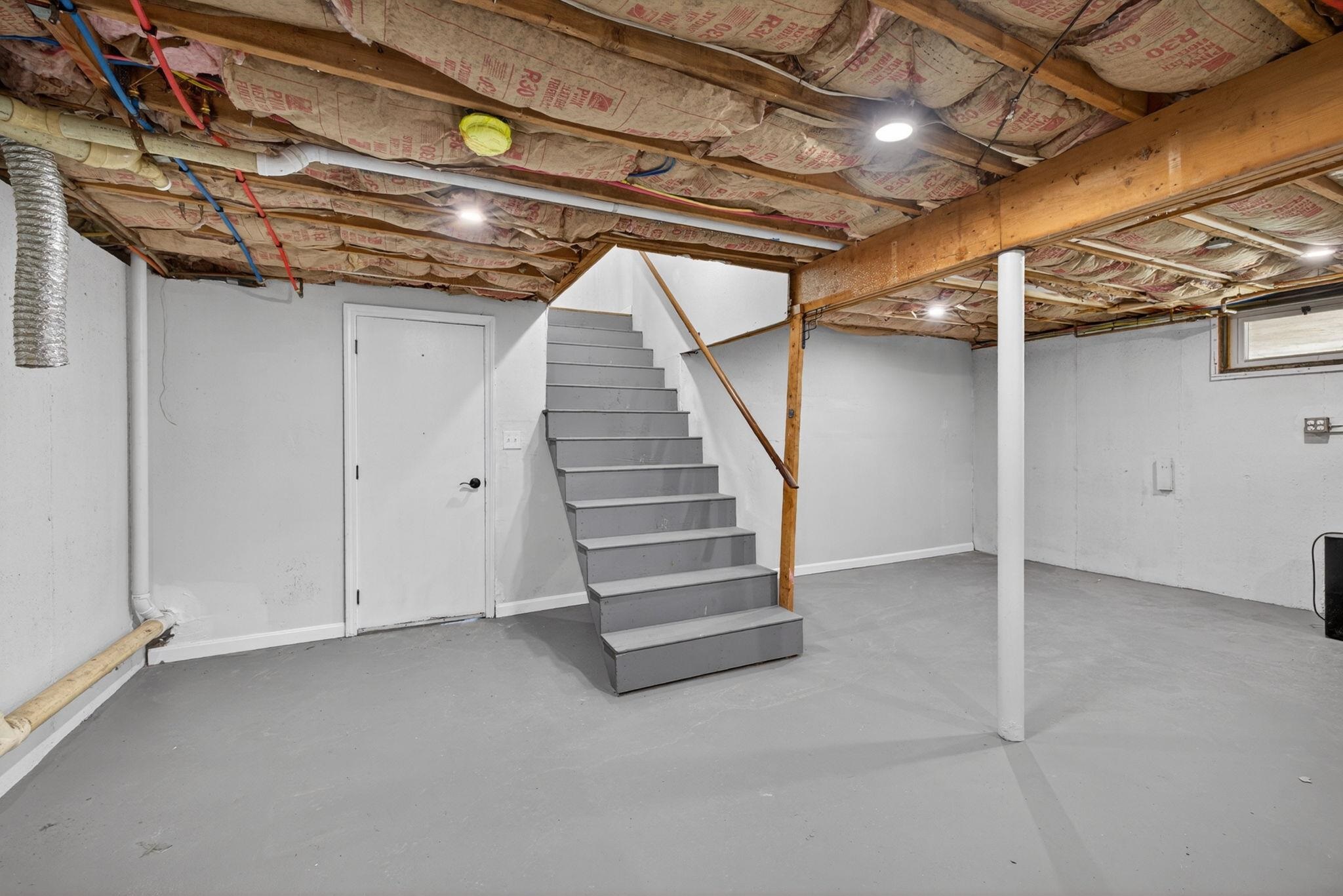 main property photo 31