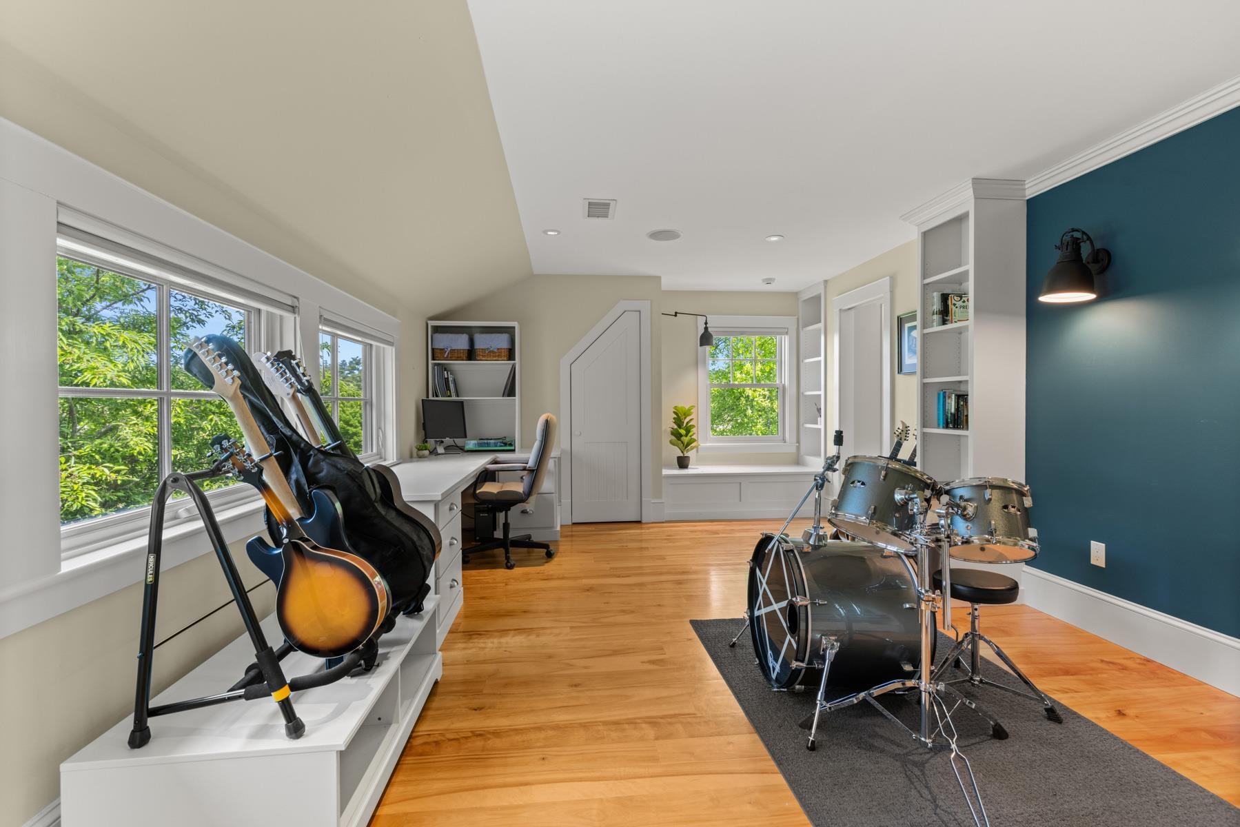 main property photo 51
