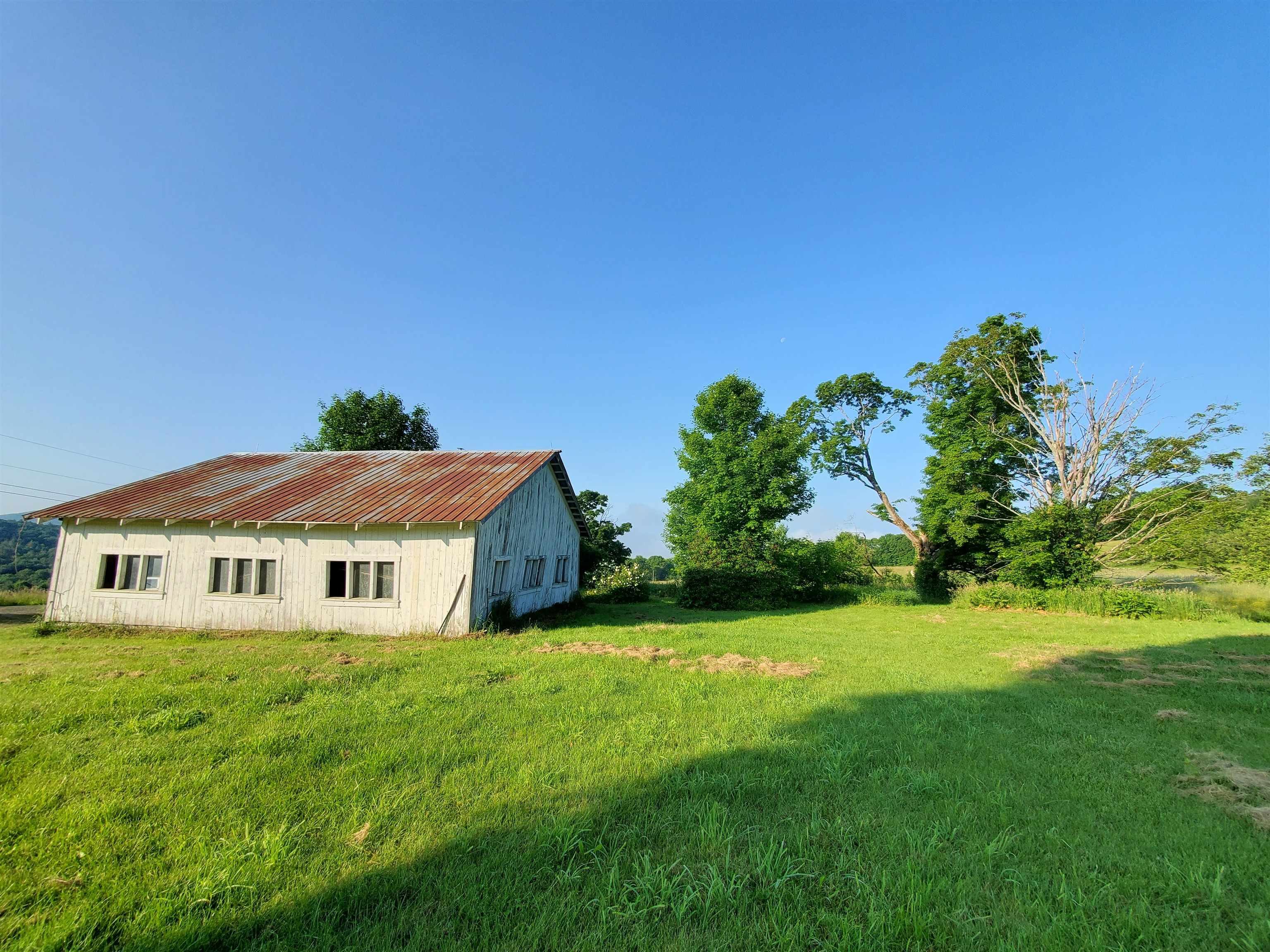 main property photo 10